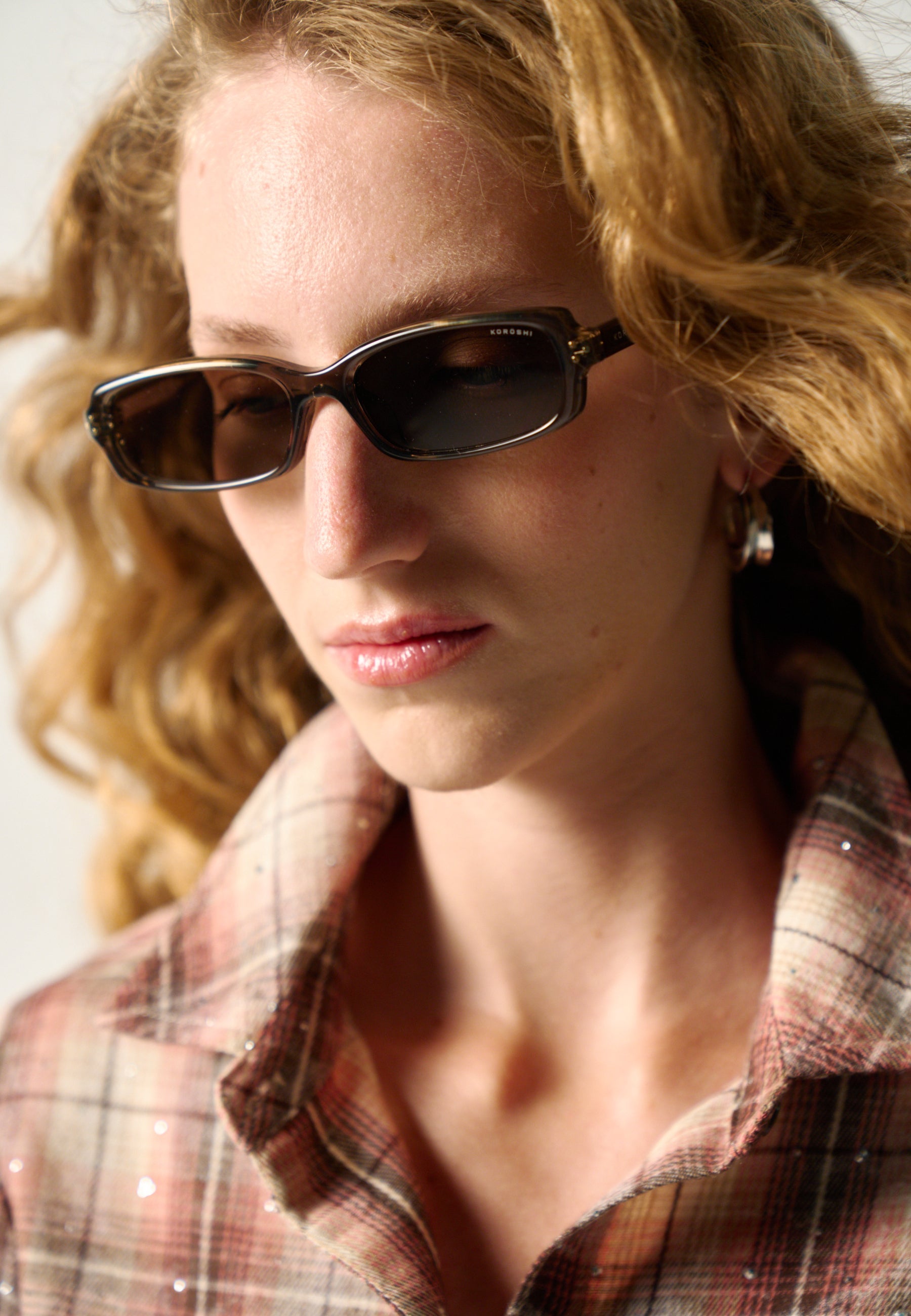 Gafas de Sol Mujer Rectangulares Marrón Lentes Ahumadas Montura Transparente Smoke Prot. UV – KOROSHI