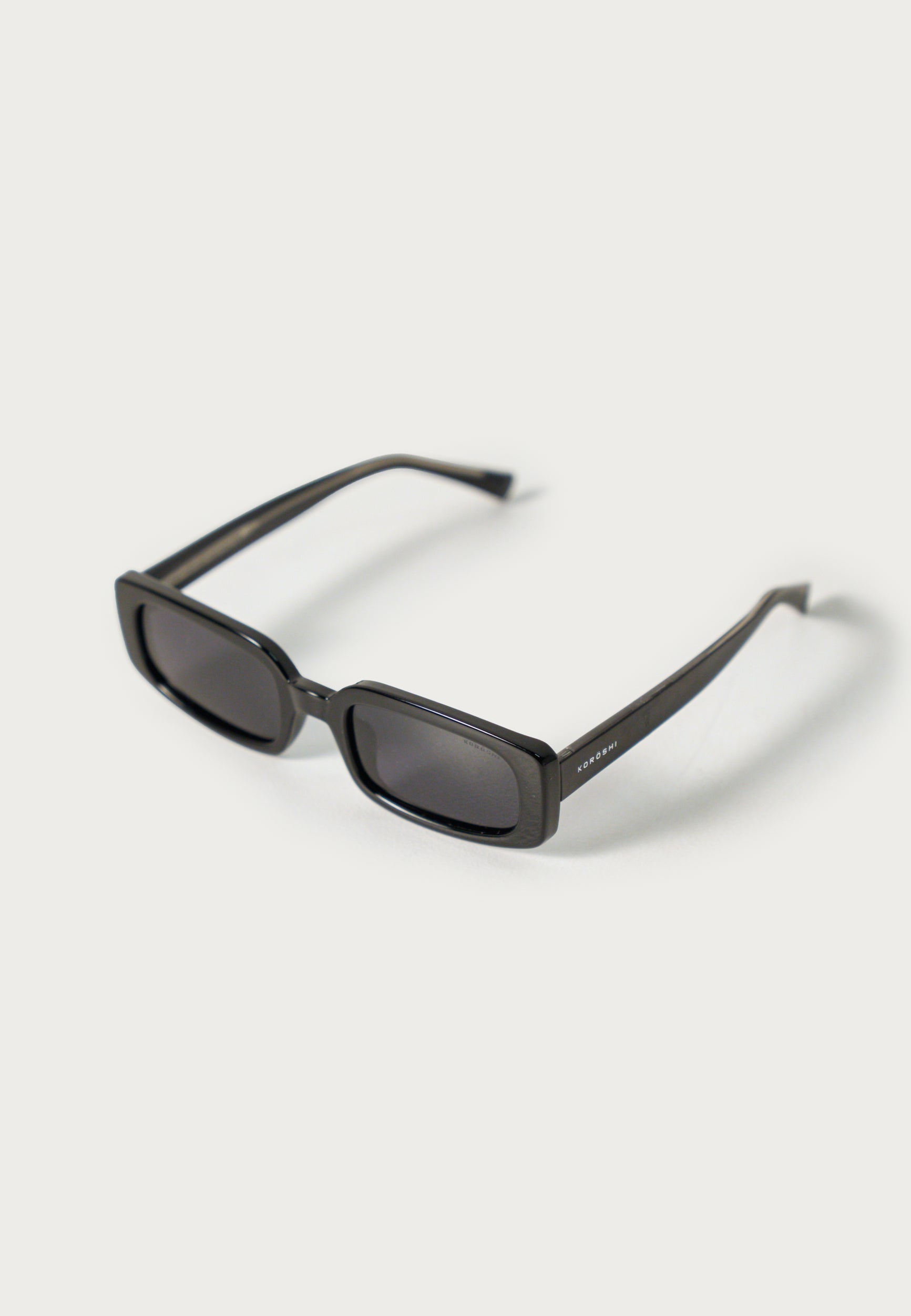 Gafas de Sol Mujer Rectangulares Negras Lentes Polarizadas Efecto Ahumado Prot. UV – KOROSHI