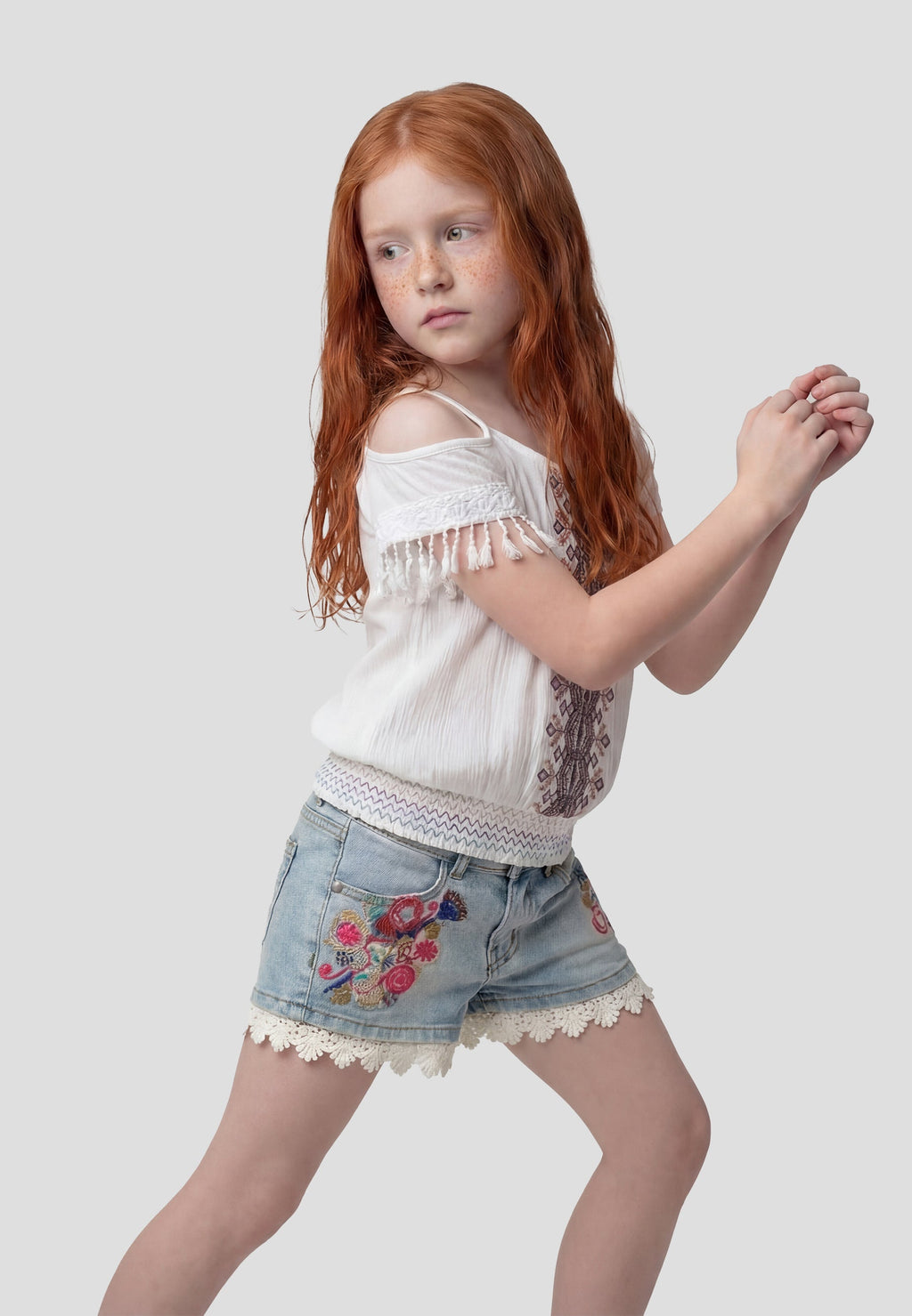 Blusa Niña Hombros Descubiertos Bordado Étnico – Koroshi Blanco