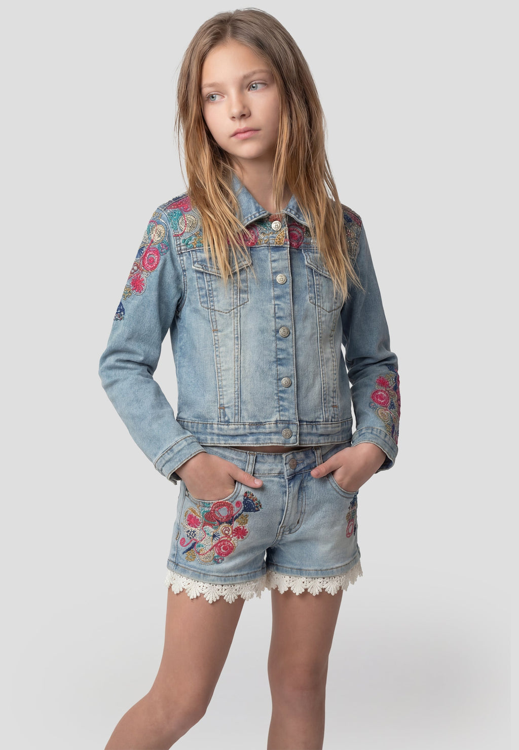 Chaqueta cazadora vaquera azul denim bordada  niña | Koroshi
