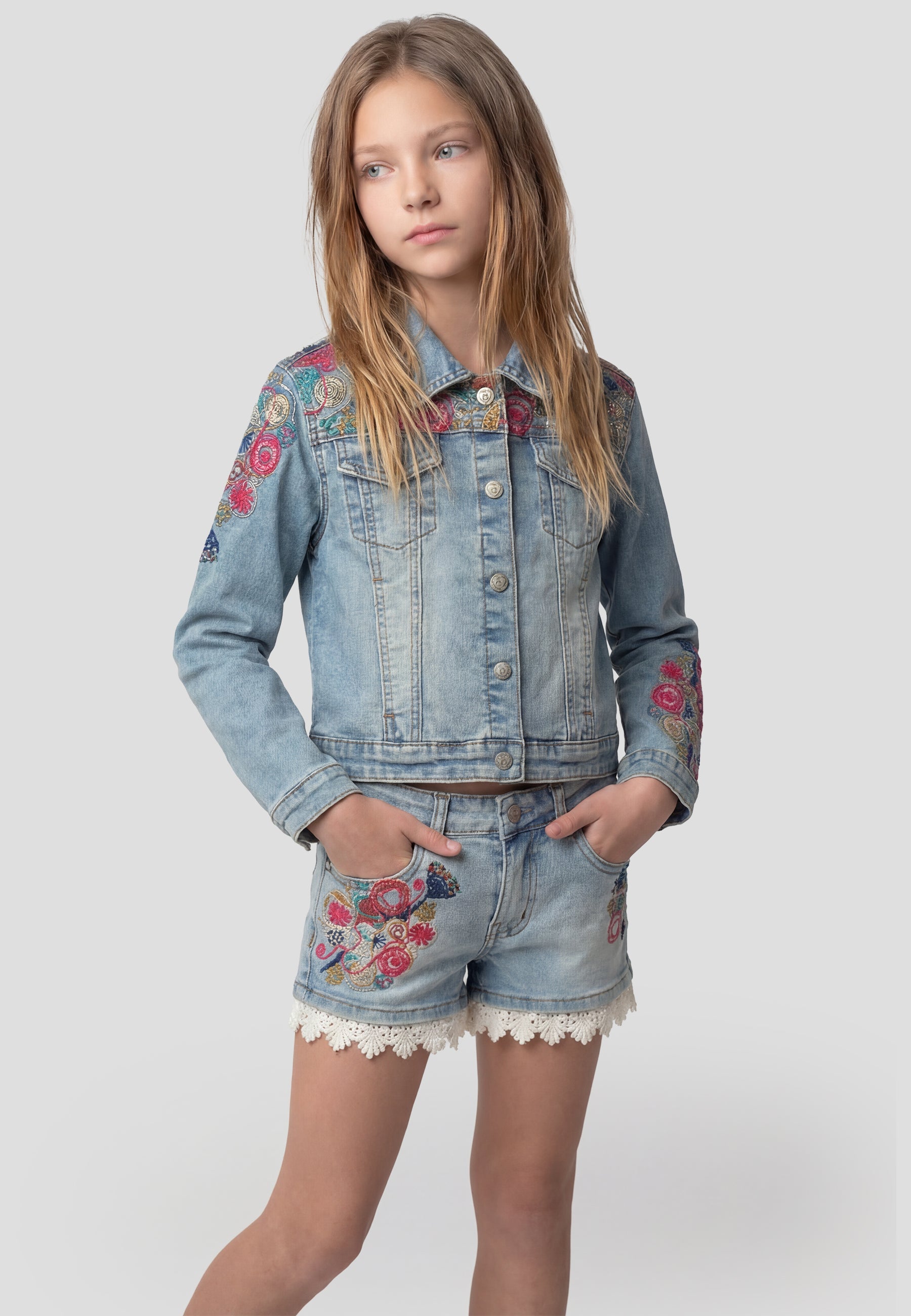 Chaqueta cazadora vaquera azul denim bordada  niña | Koroshi