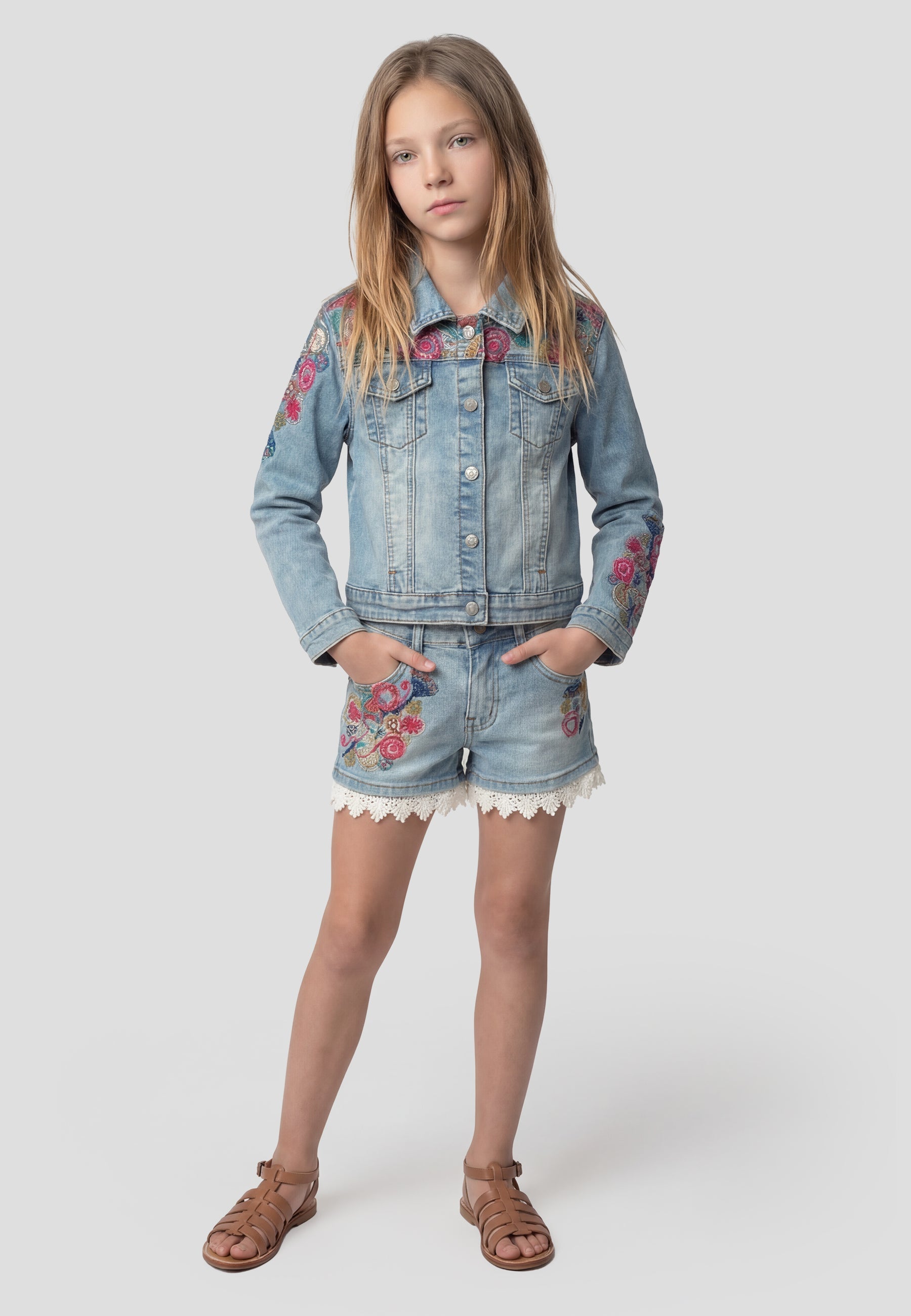 Pantalón Corto Niña Denim Elástico Bordado Floral Azul Claro | Koroshi