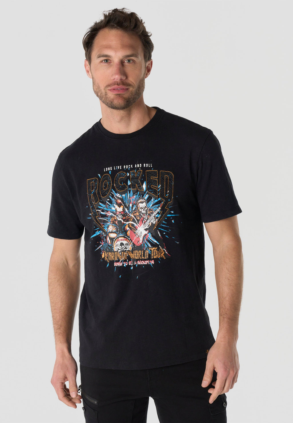 Camiseta Hombre Manga Corta Estampada Negra Cuello Redondo Regular Fit – KOROSHI