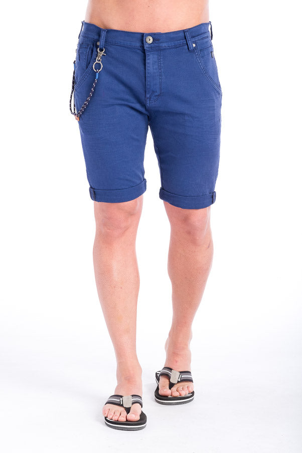 Bermuda Denim de Color con Cinco Bolsillos y Detalle Llavero Hombre – Koroshi 28323