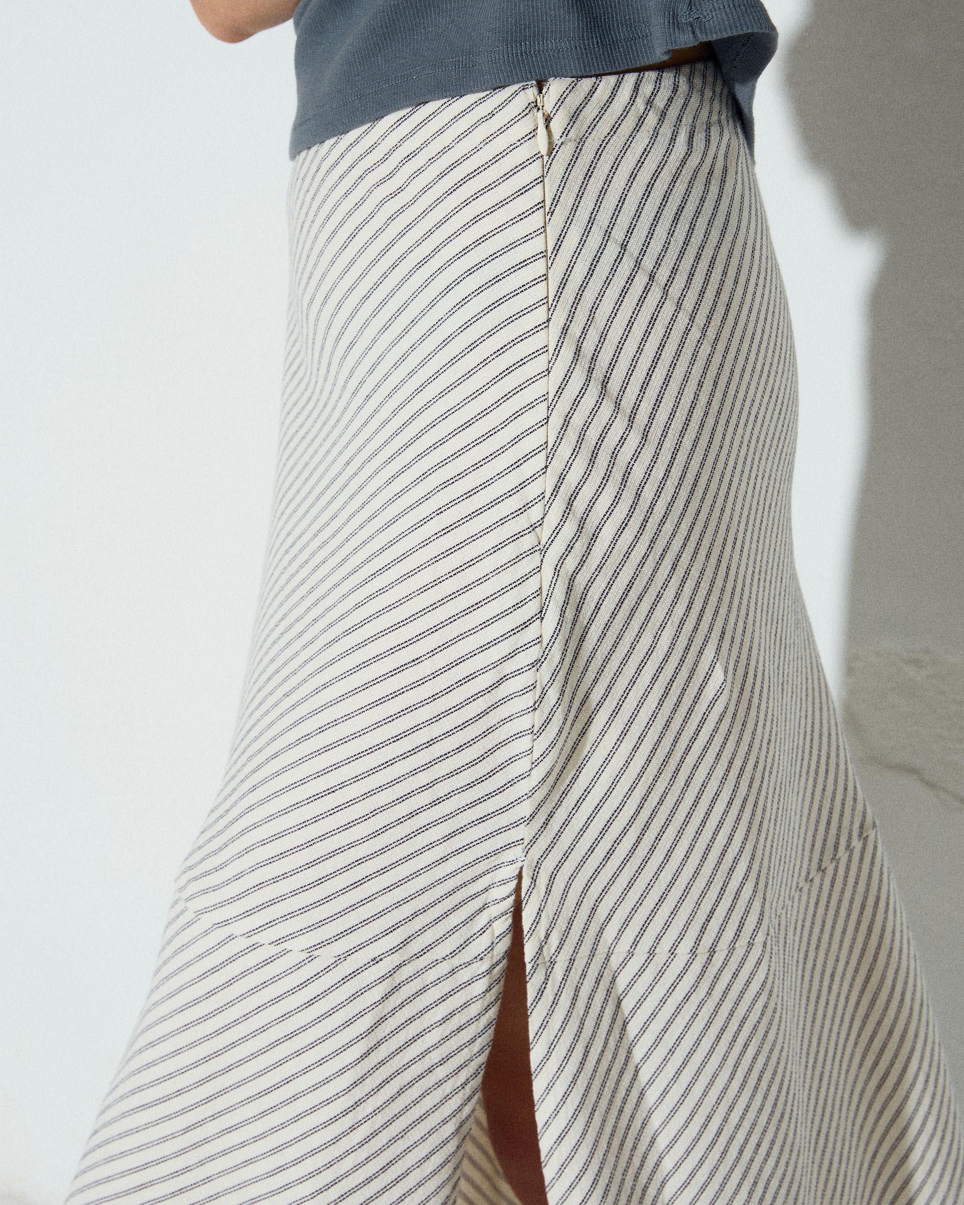 Falda Estampado Rayas Diagonales Blanco