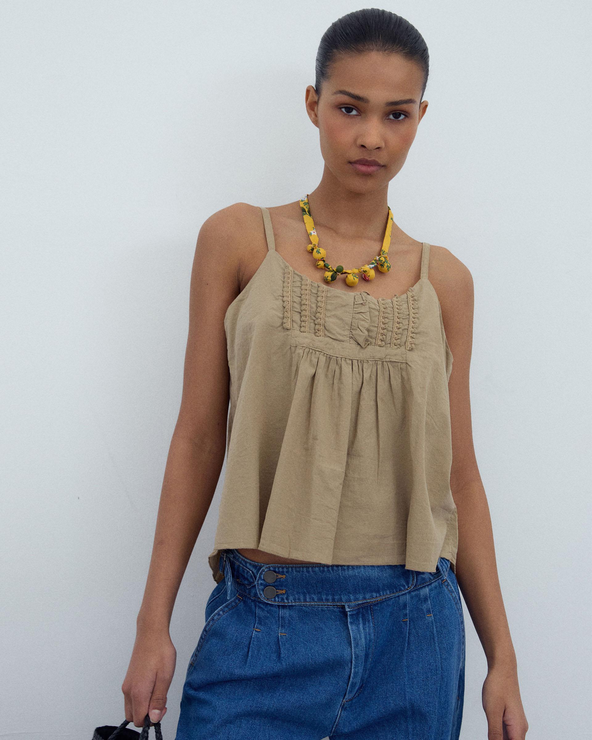 Top Tirantes Detalle Delantero Taupe