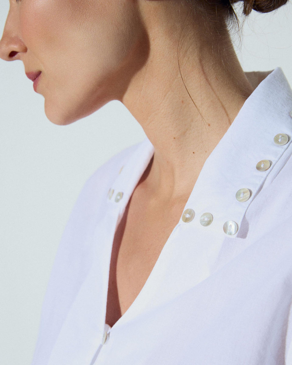 Camisa Botones Nacar Blanca