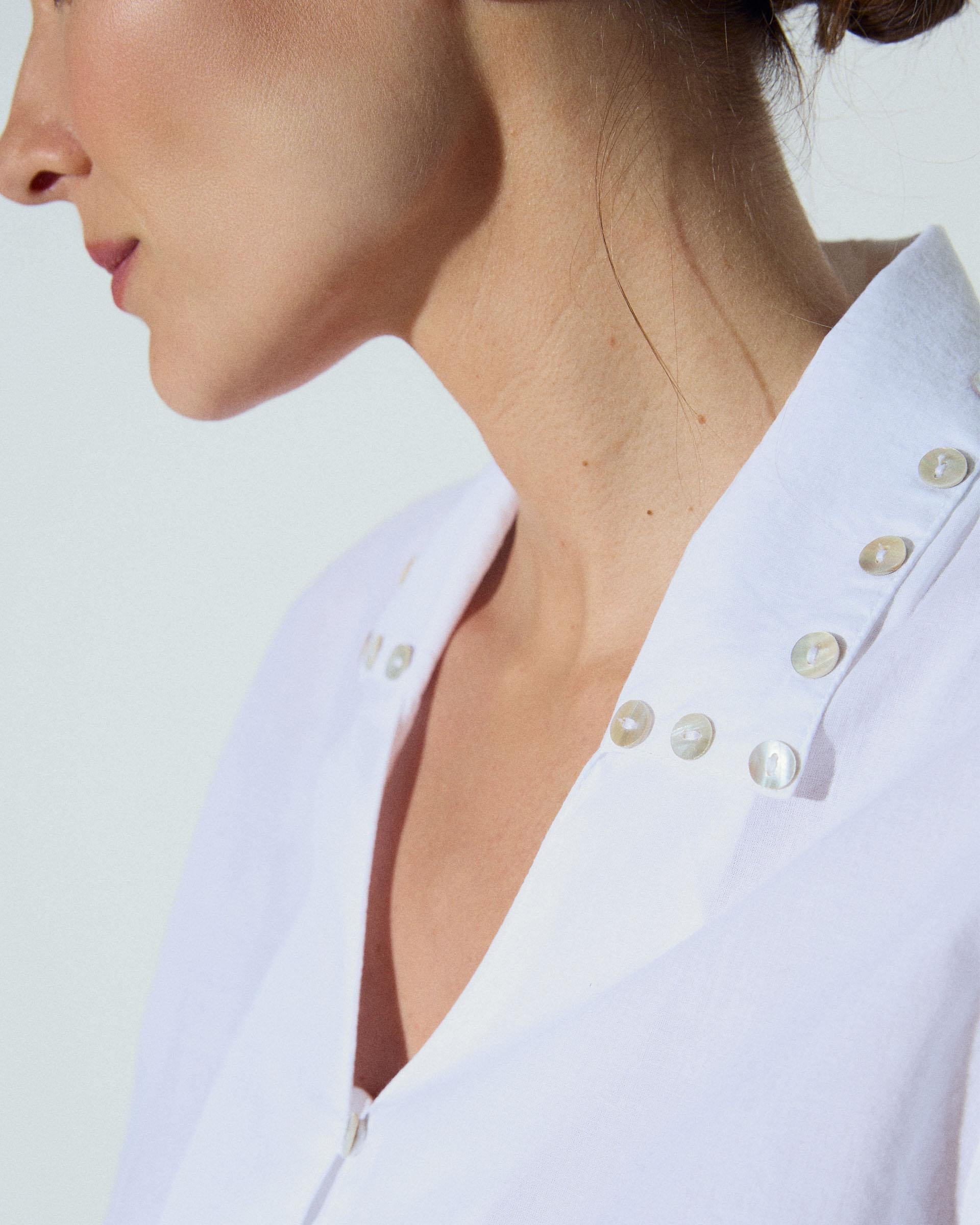 Camisa Botones Nacar Blanca