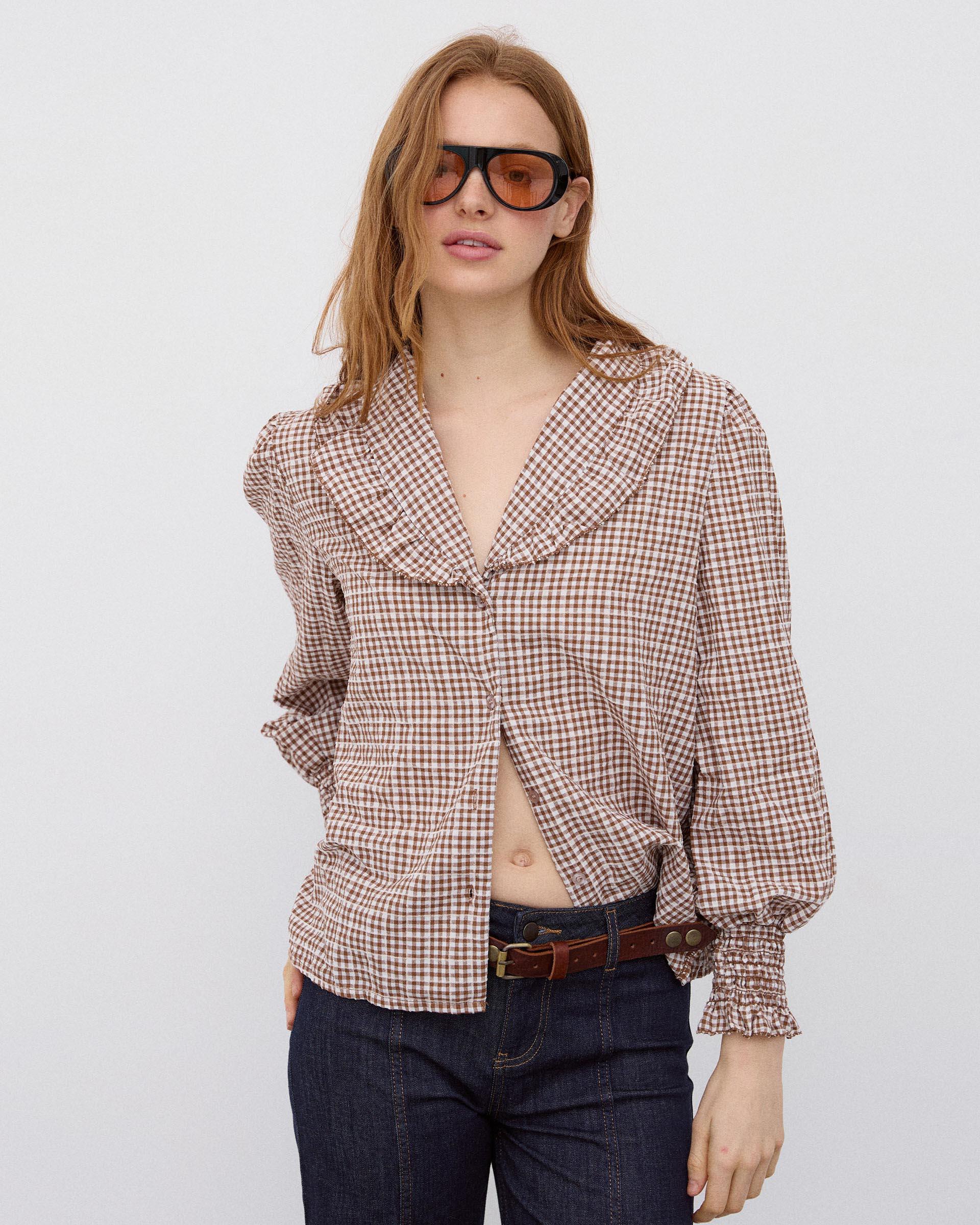 Blusa Volante Cuello Vichy Marrón