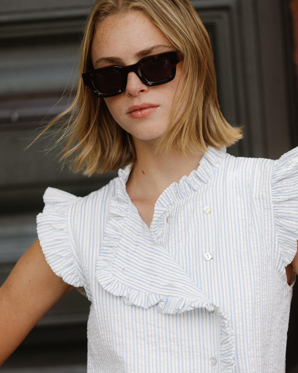 Blusa Sin Mangas Volantes Rayas Azul