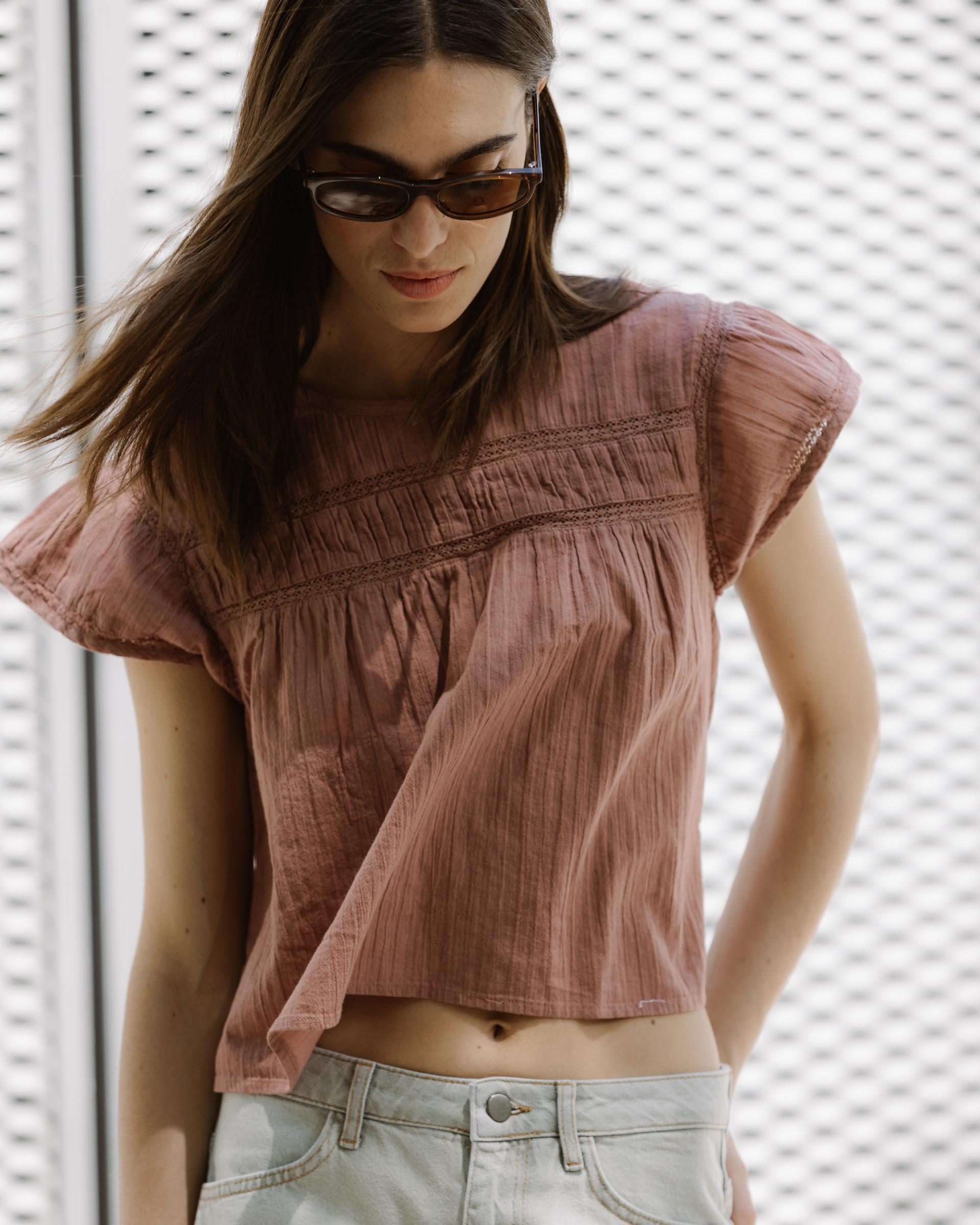 Blusa Manga Corta Puntillas Delantero Rosa Palo