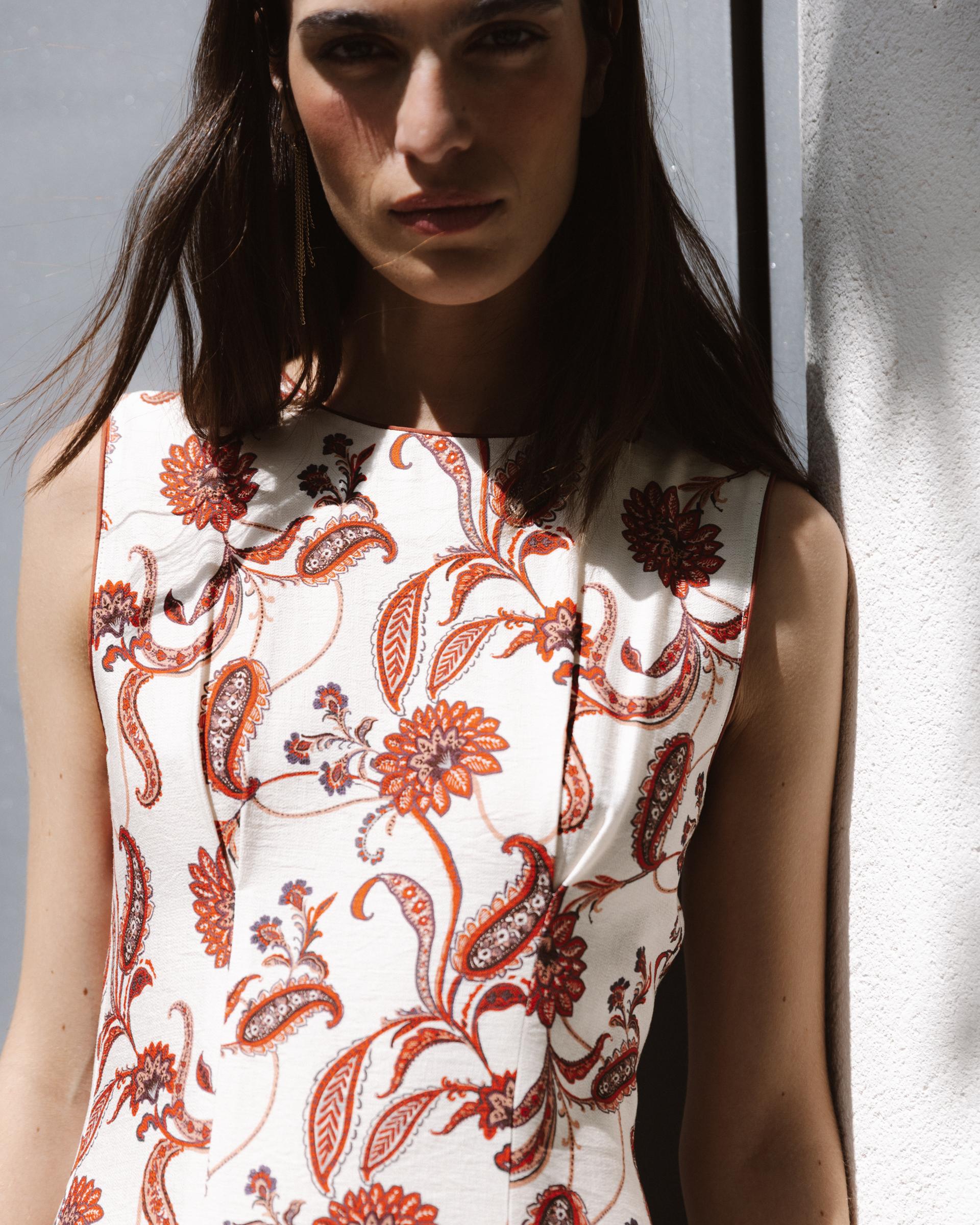 Vestido Sin Mangas Estampado Floral Crudo