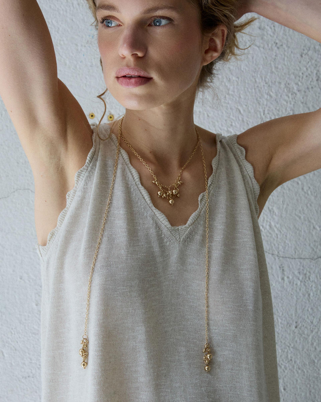 Top Punto Detalles Ondulados Beige