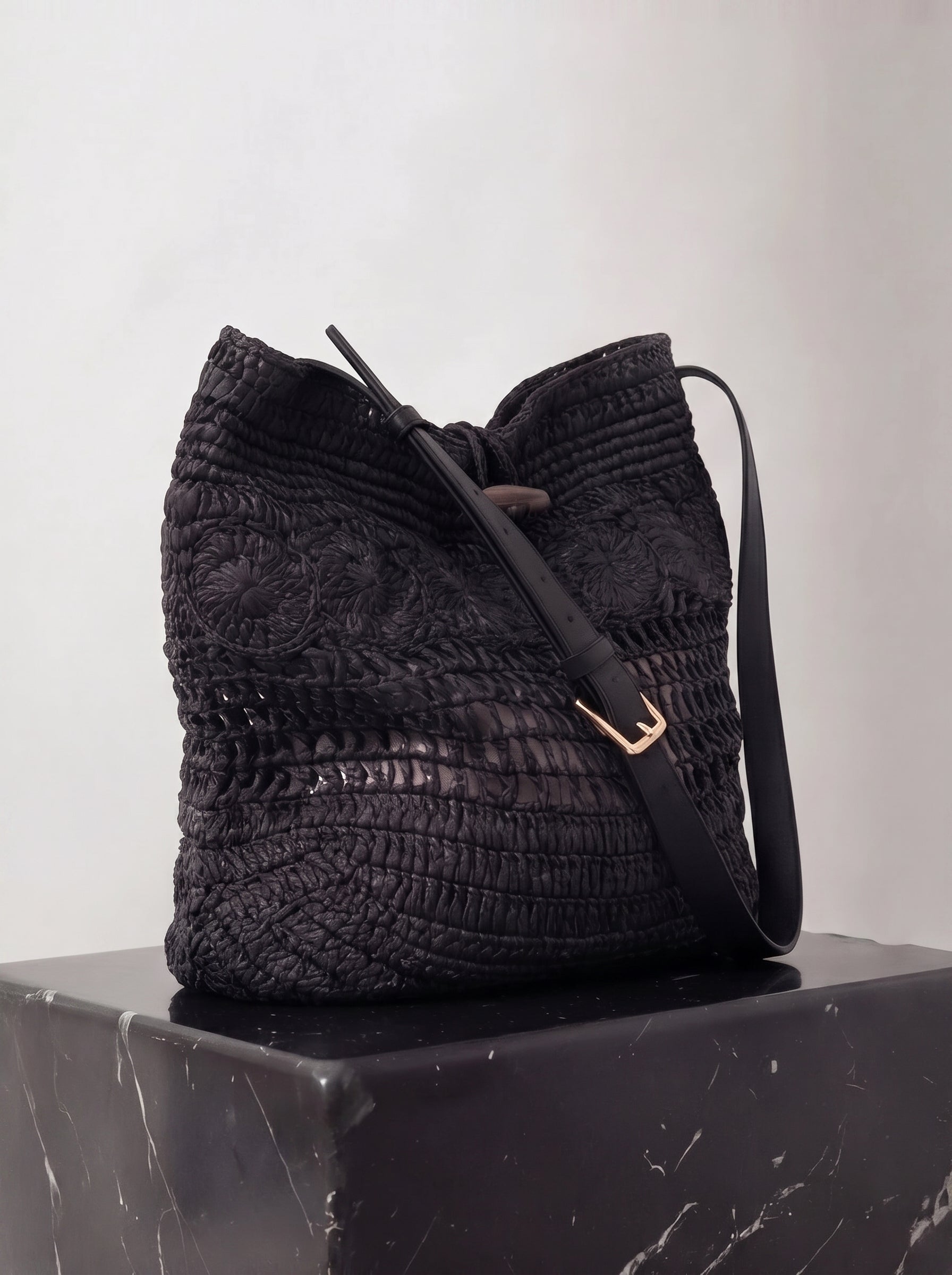 Bolso Hombro Rafia Troquelados Negro
