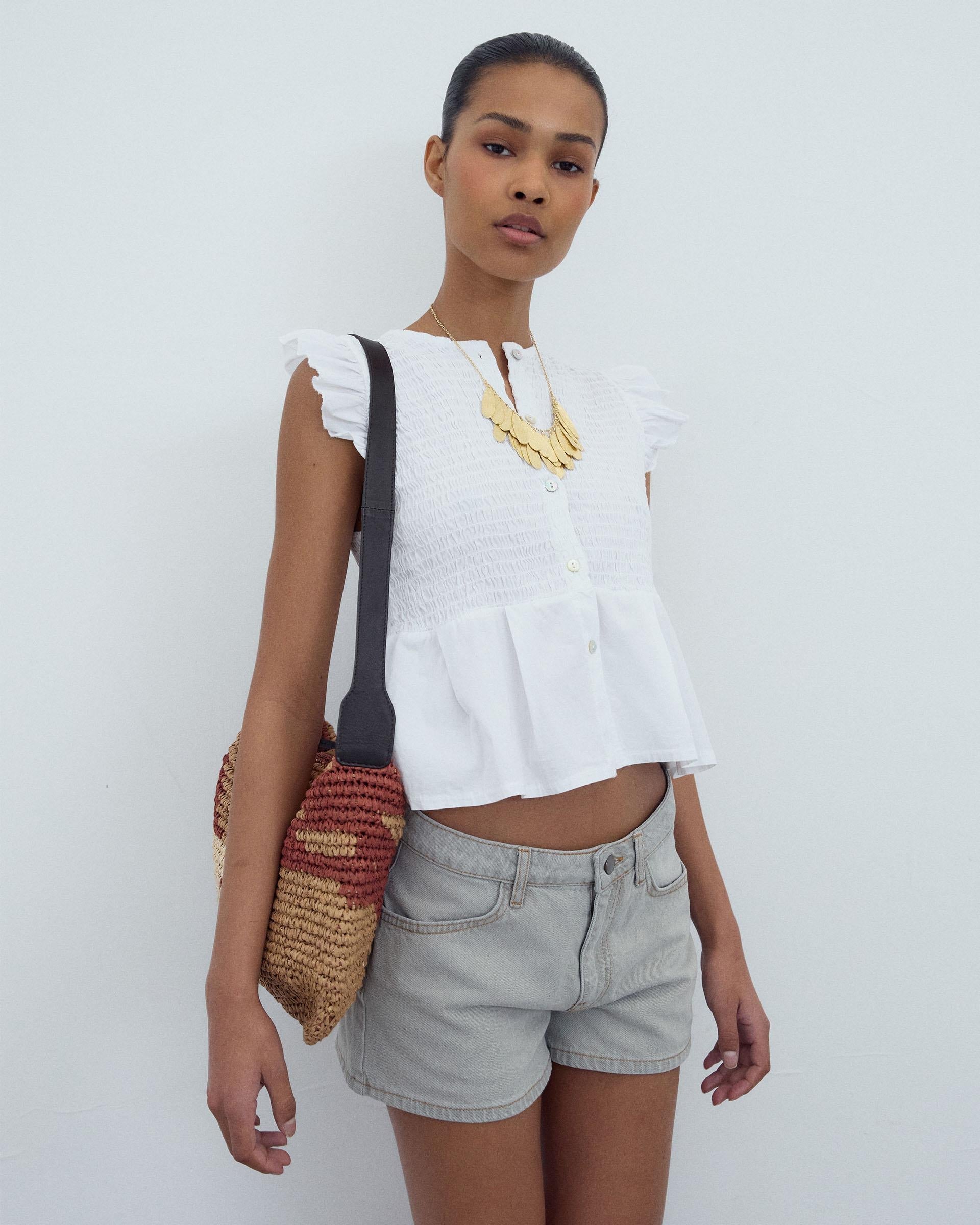 Blusa Nido De Abeja Botones Delantero Blanca