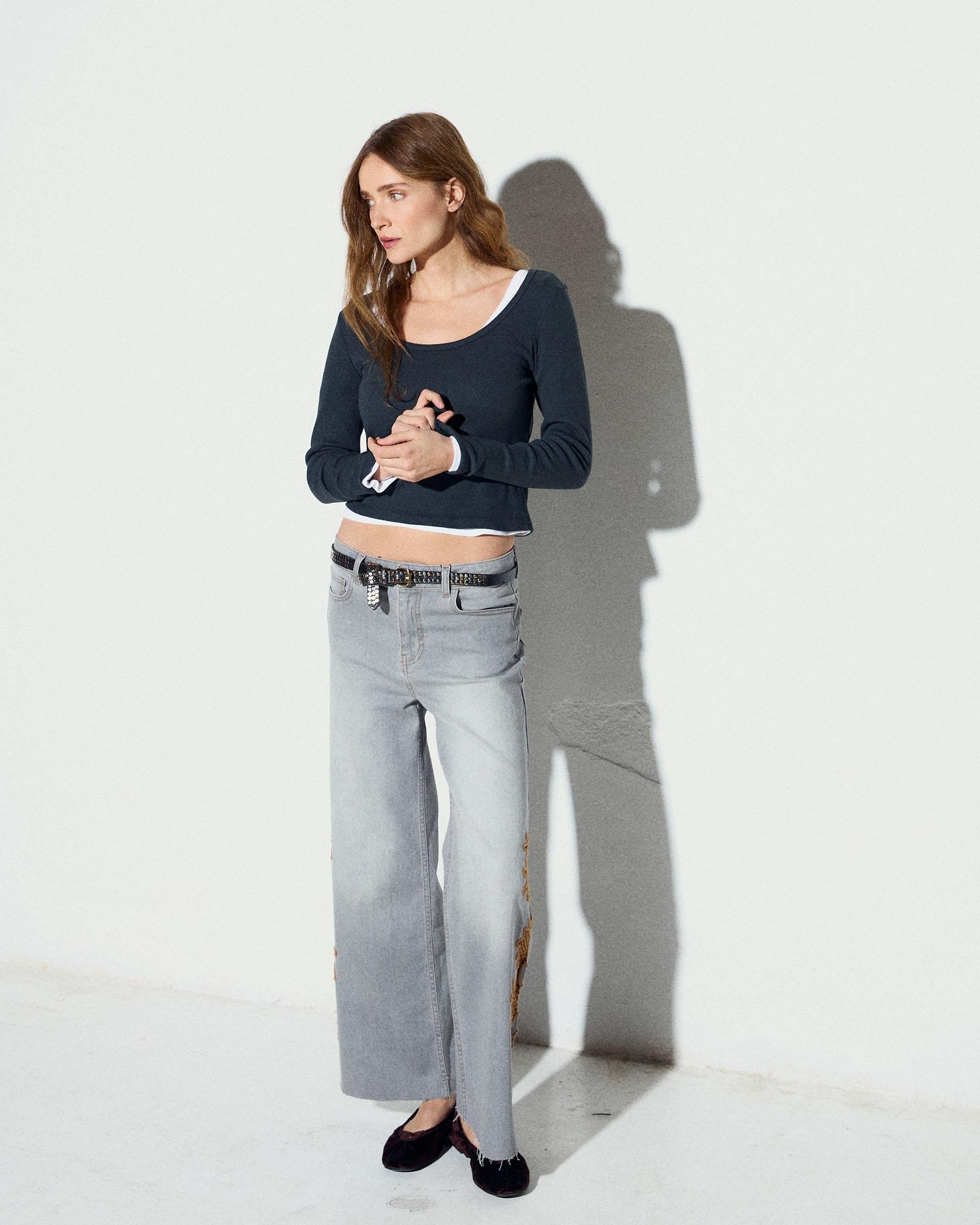 Jeans Detalle Crochet Gris
