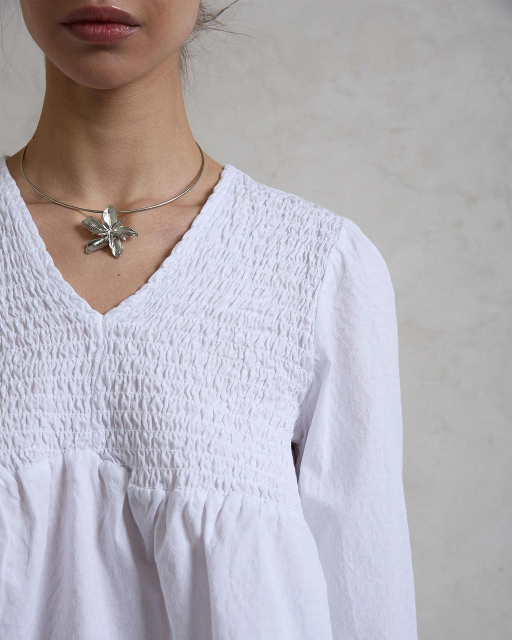 Blusa Escote Nido De Abeja Blanca