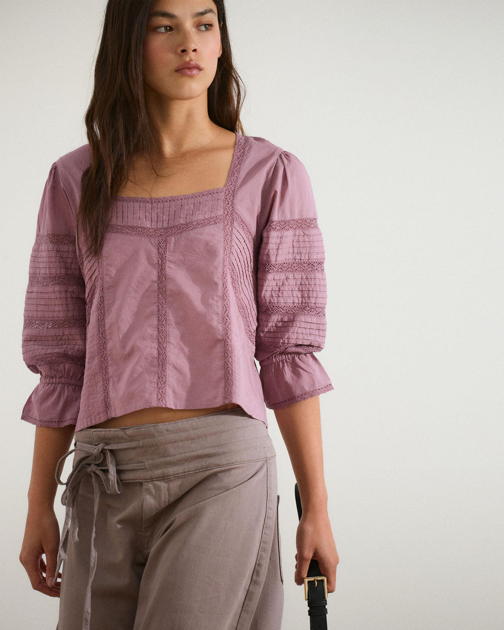 Blusa Escote Cuadrado Puntillas Rosa
