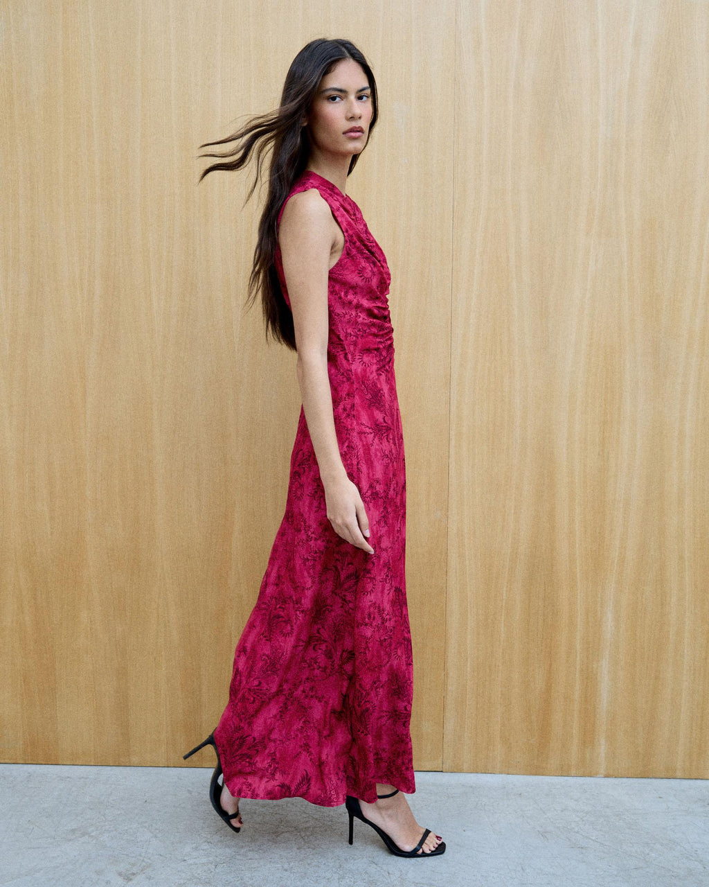 Vestido Fruncido Delantero Estampado Fucsia