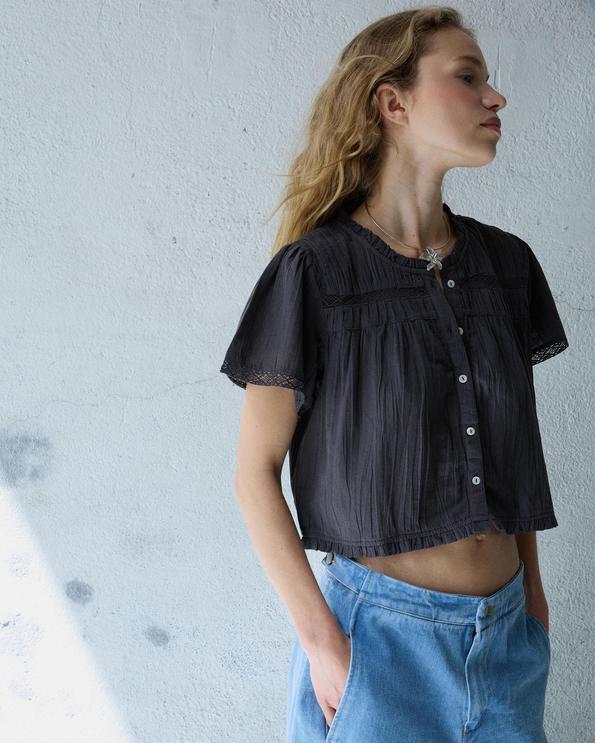 Blusa Manga Corta Puntillas Antracita
