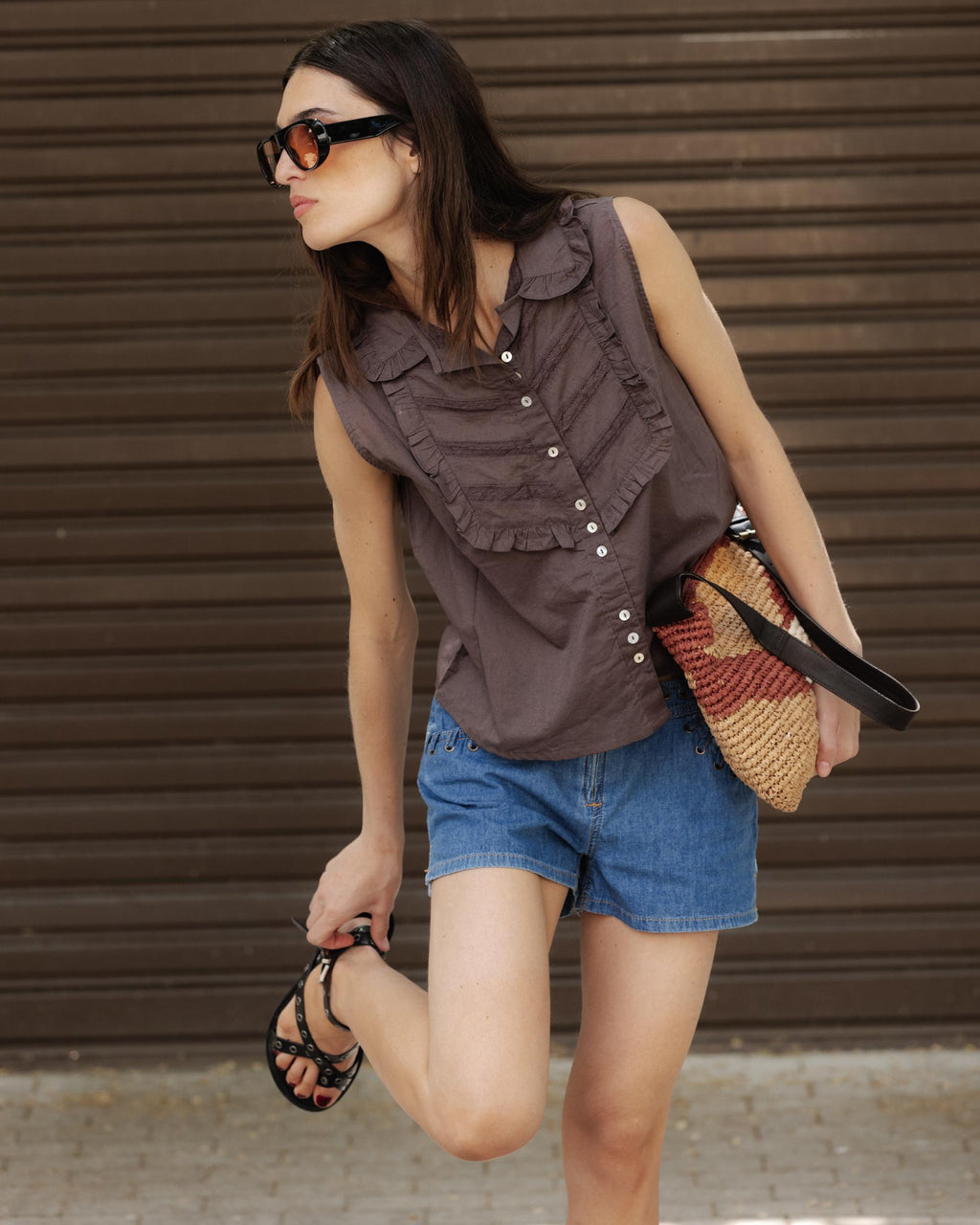 Blusa Sin Mangas Pechera Marrón