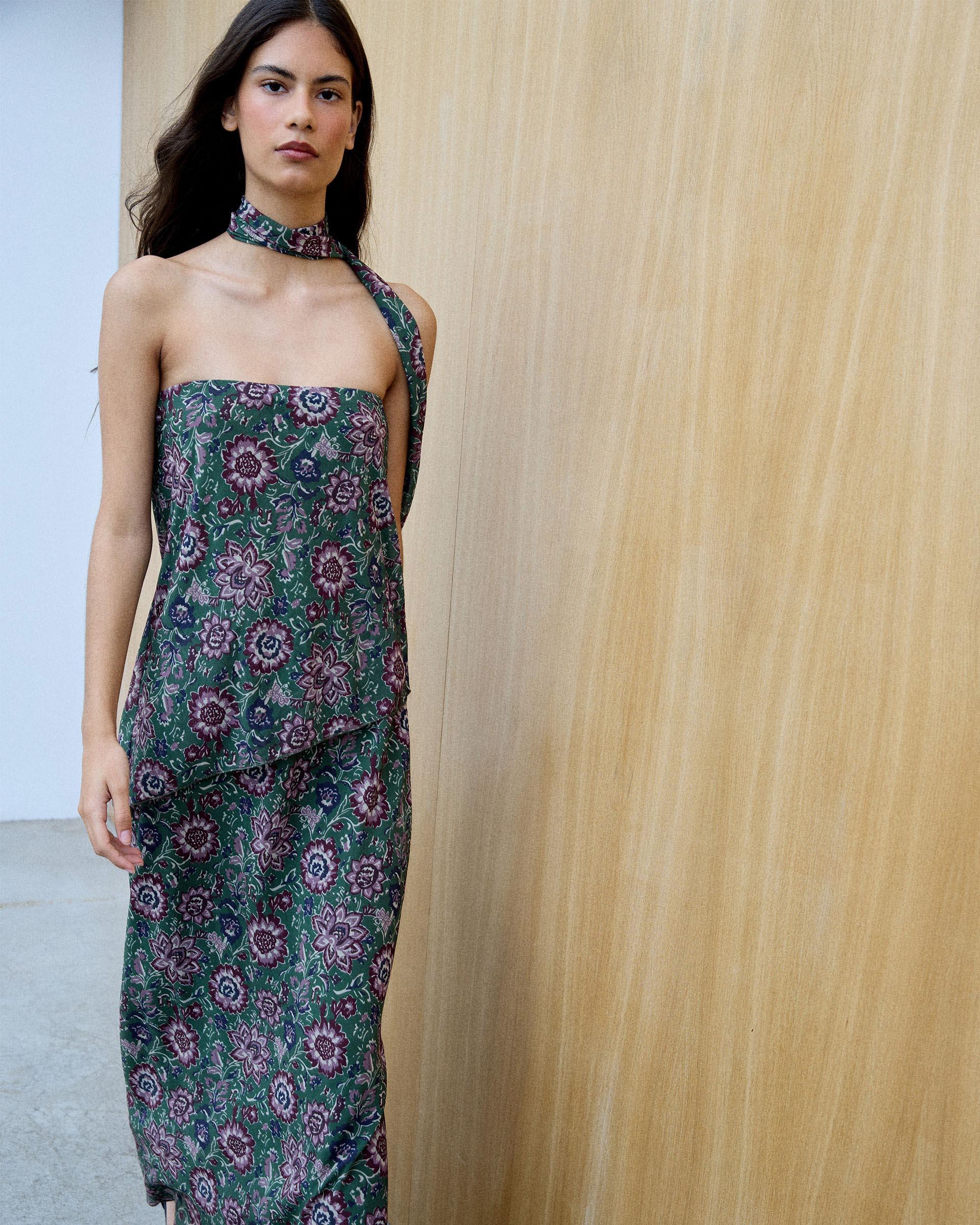 Vestido Corte Diagonal Estampado Verde