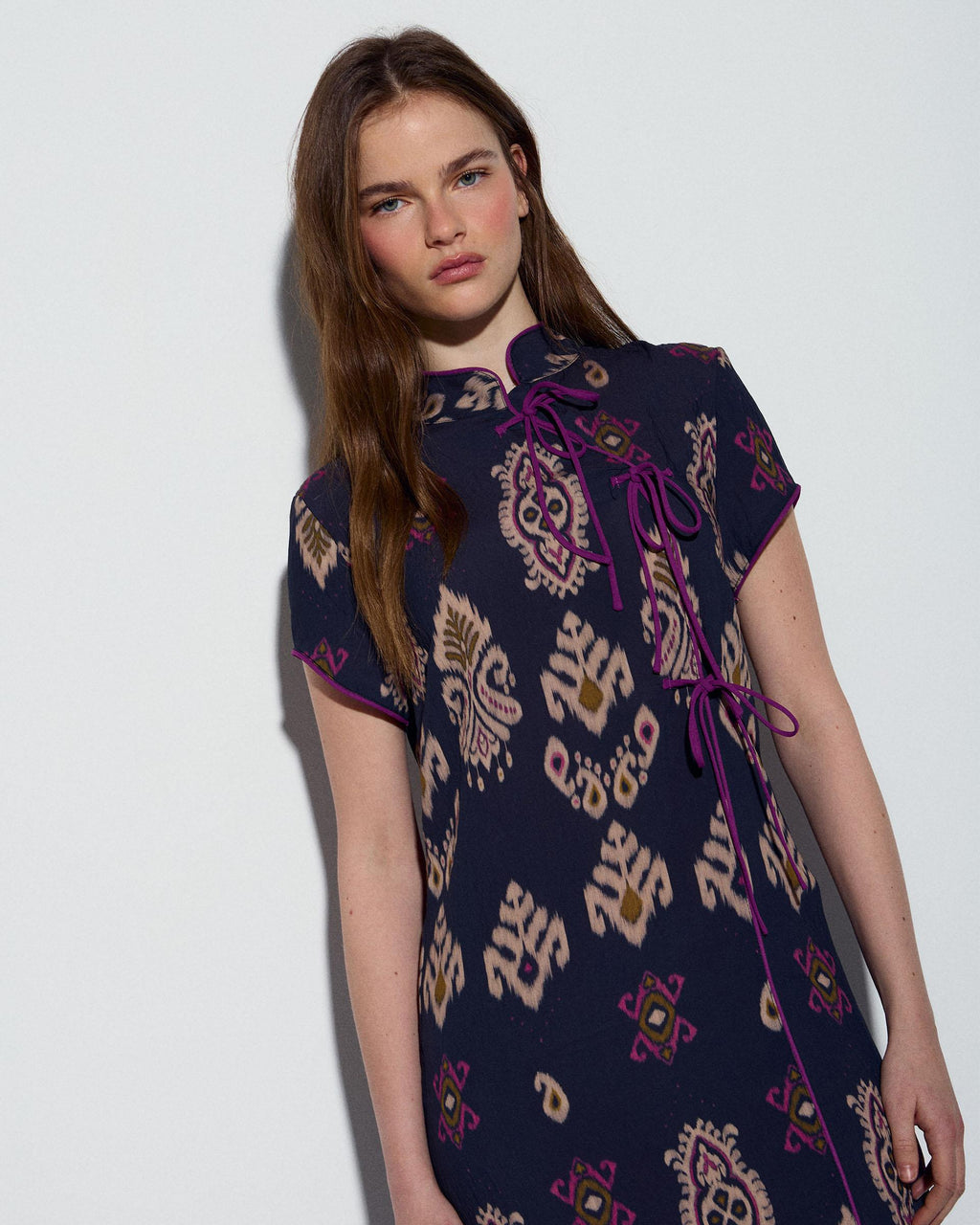Vestido Lazadas Estampado Étnico Azul Oscuro