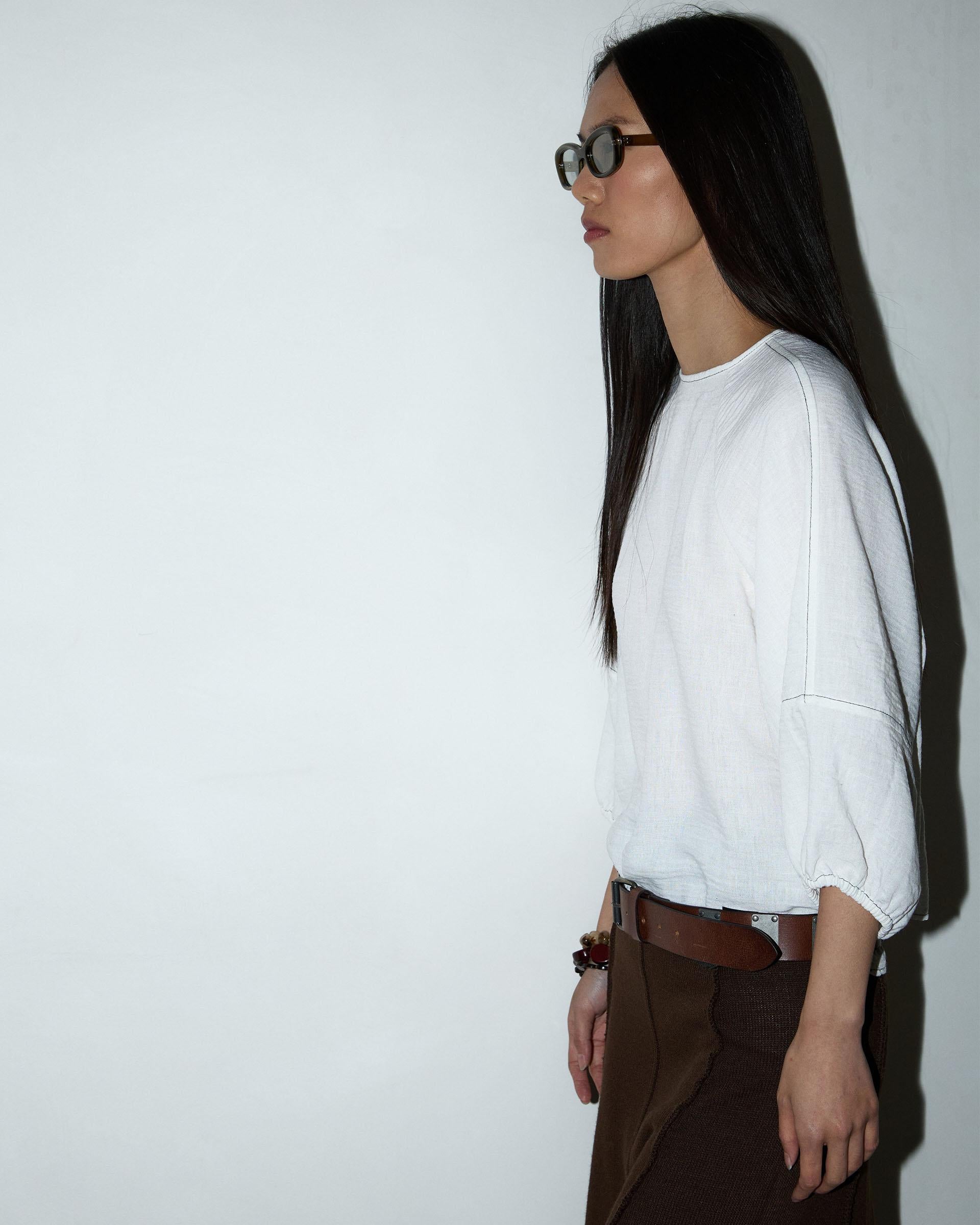 Blusa Escote Espalda Costuras Blanca