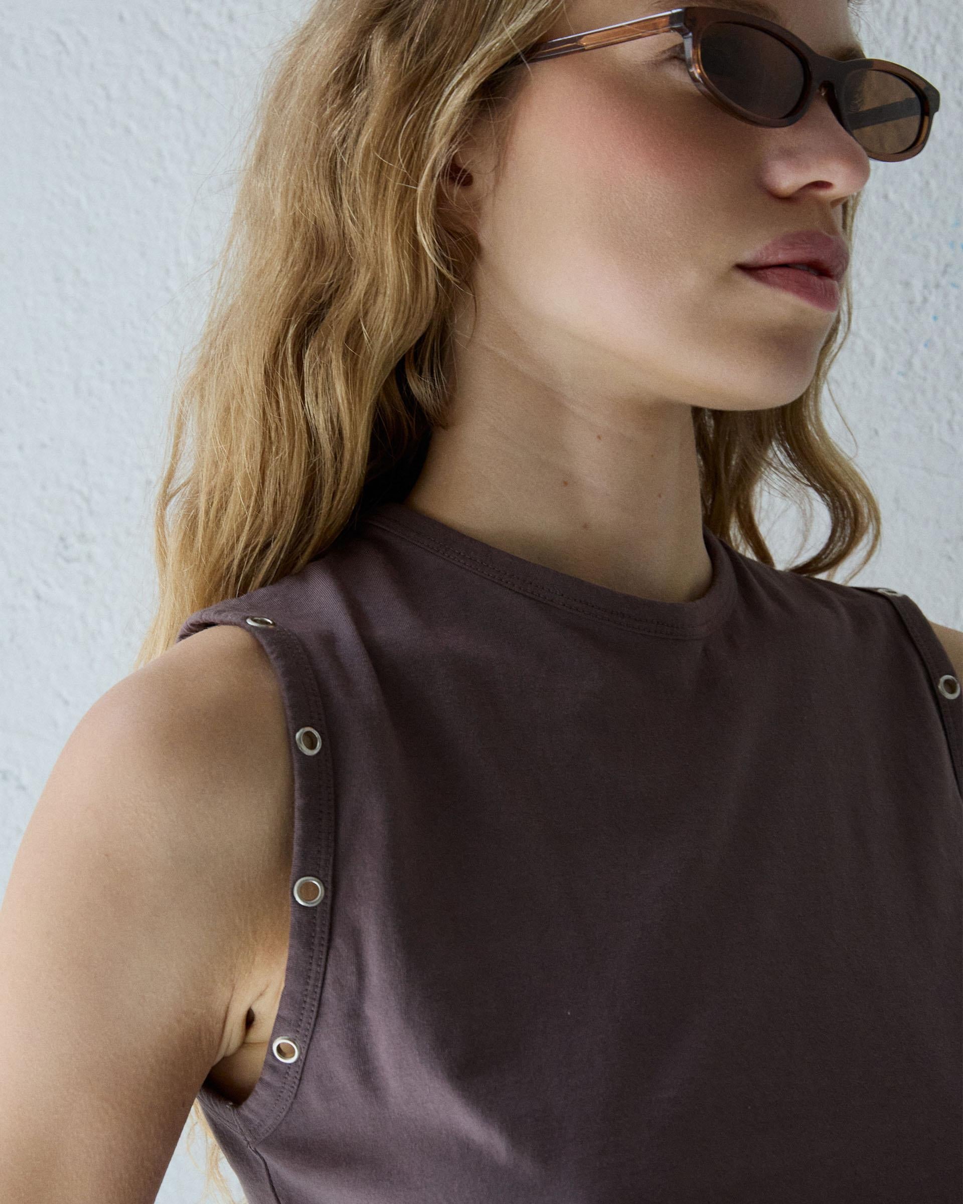 Camiseta Sin Mangas Eyelets Marrón
