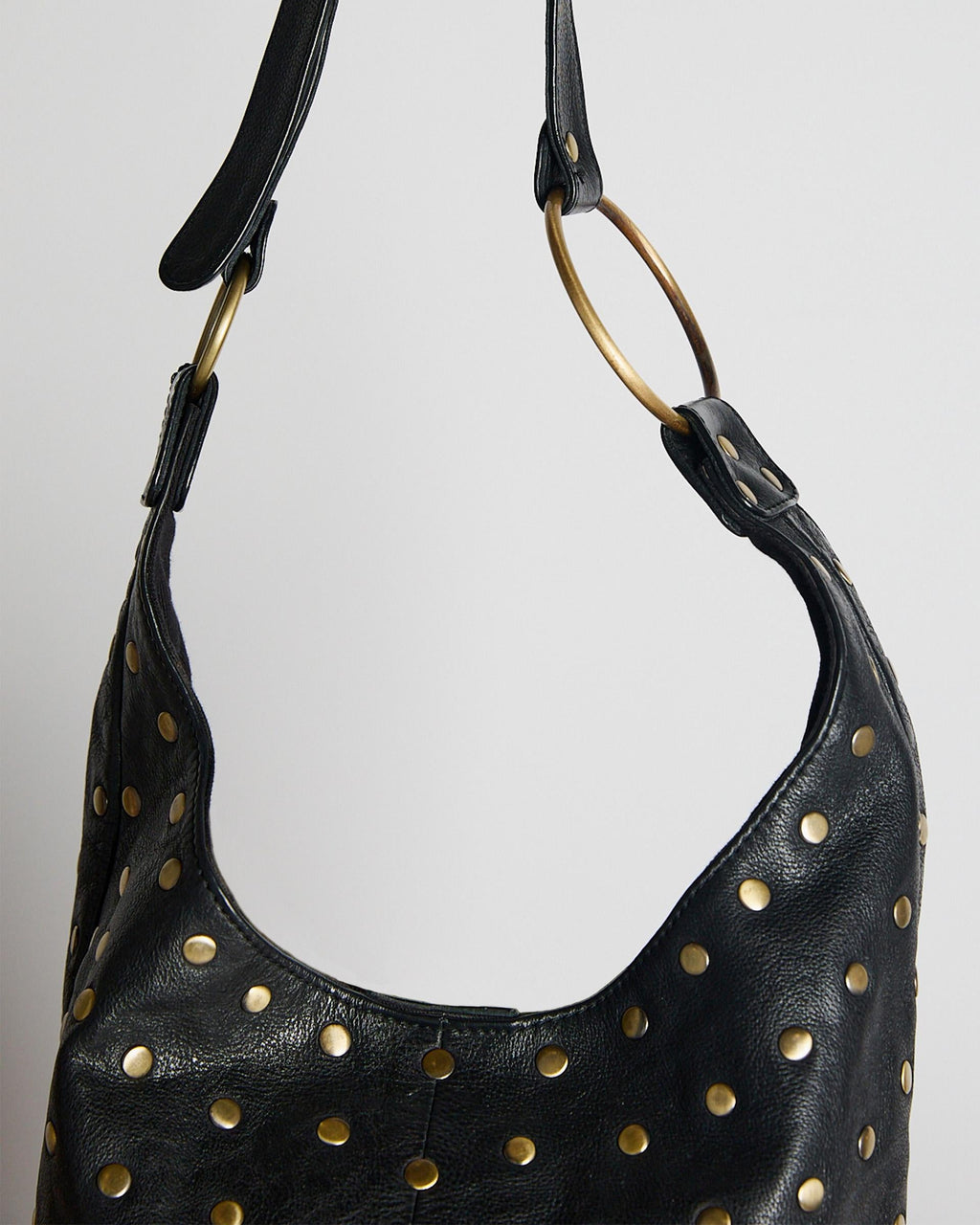 Bolso Piel Bucket Tachuelas Negro