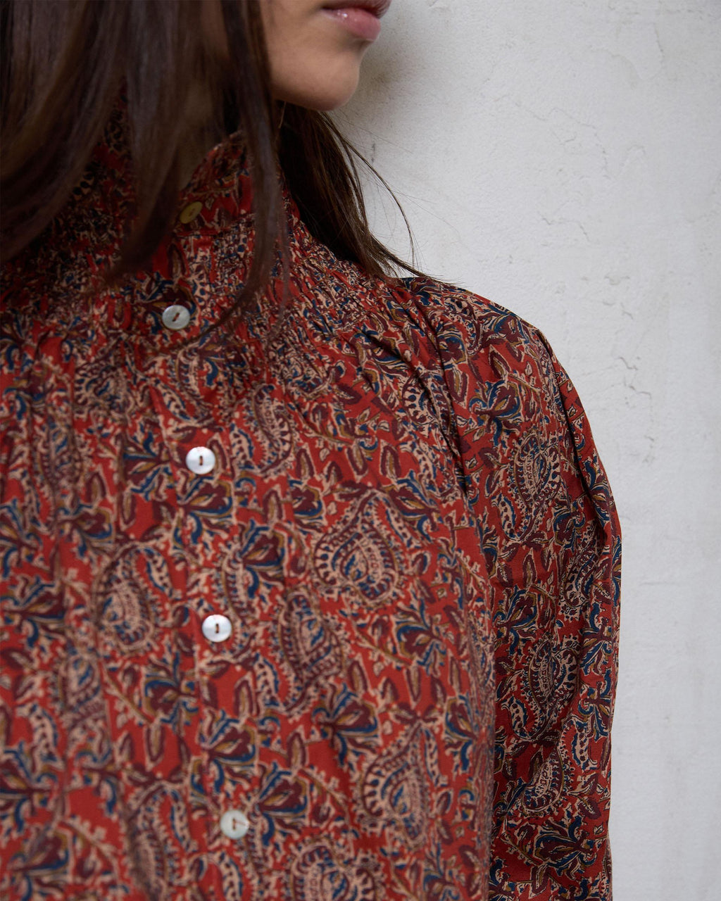 Blusa Nido De Abeja Cuello Estampada Granate