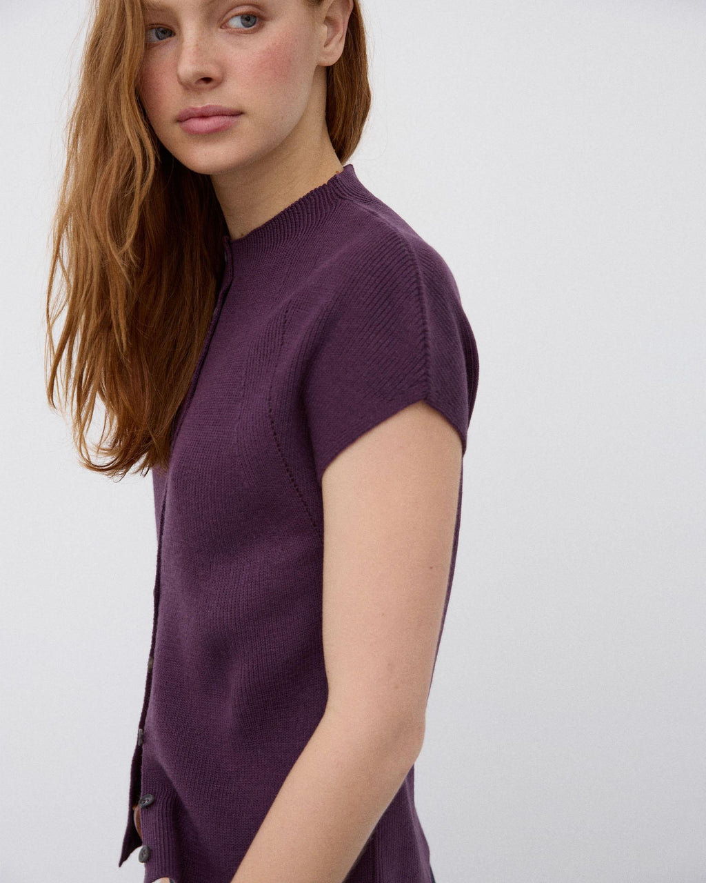 Top Botones Cuello Alto Morado