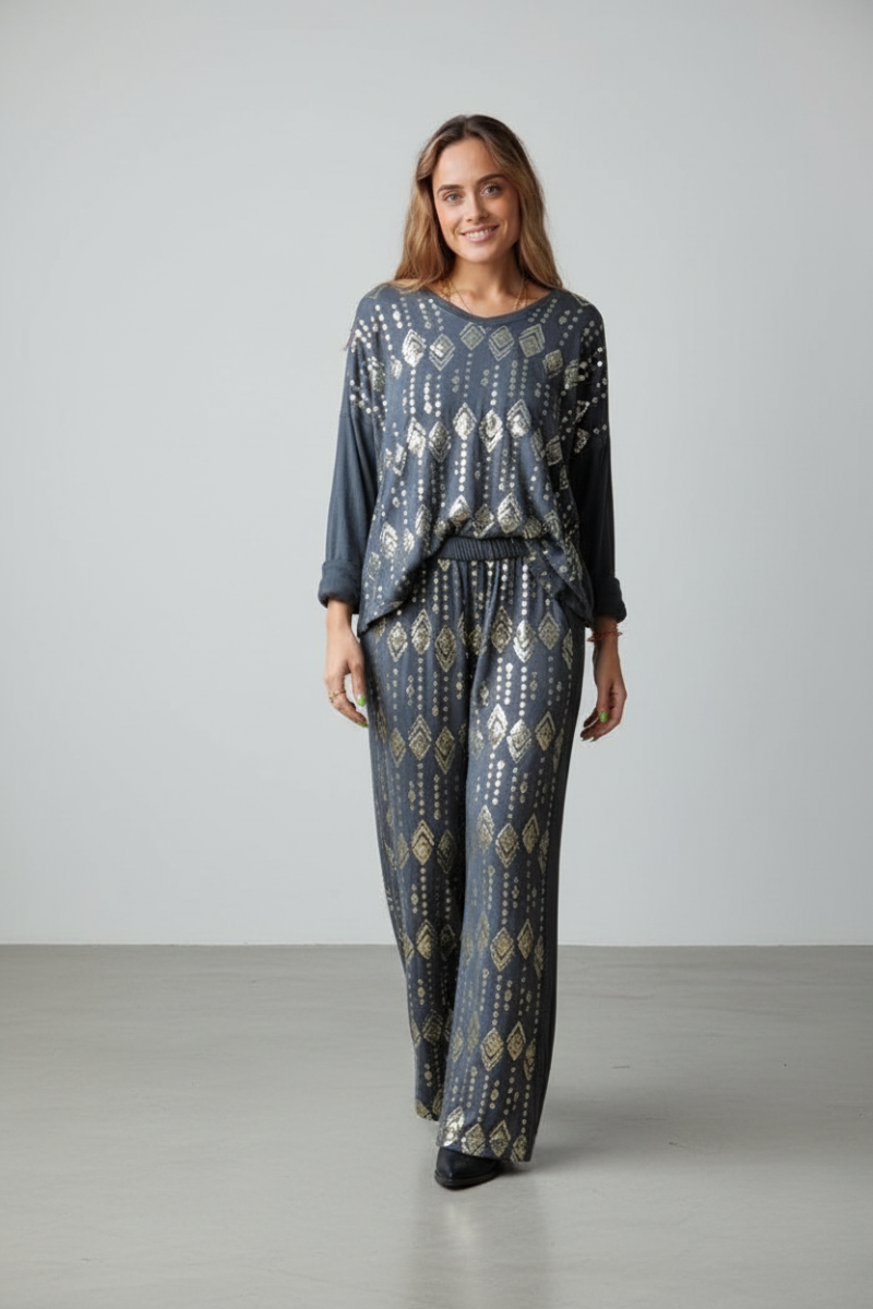 Pantalón de punto en gris con lentejuelas