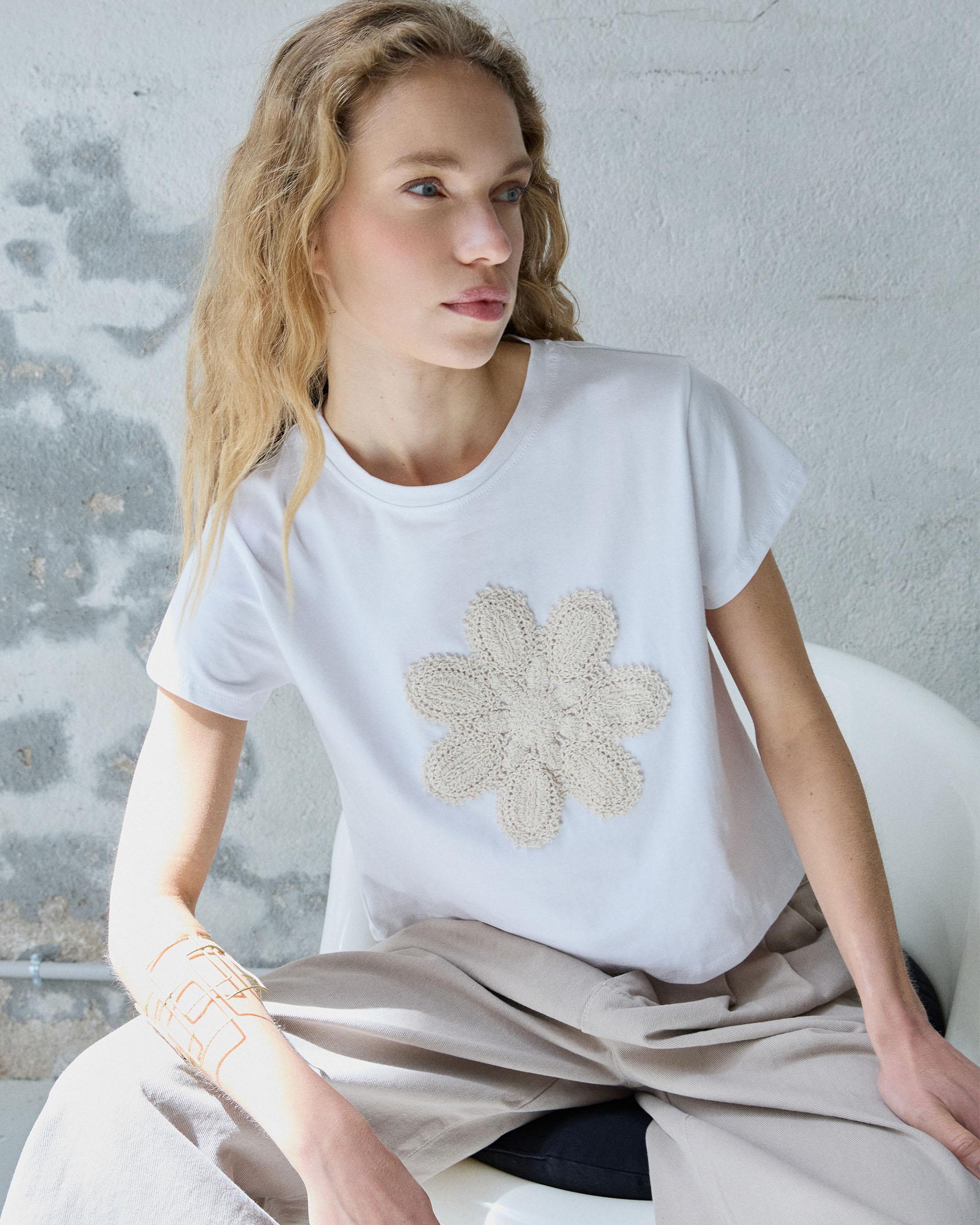 Camiseta Flor Crochet Blanco