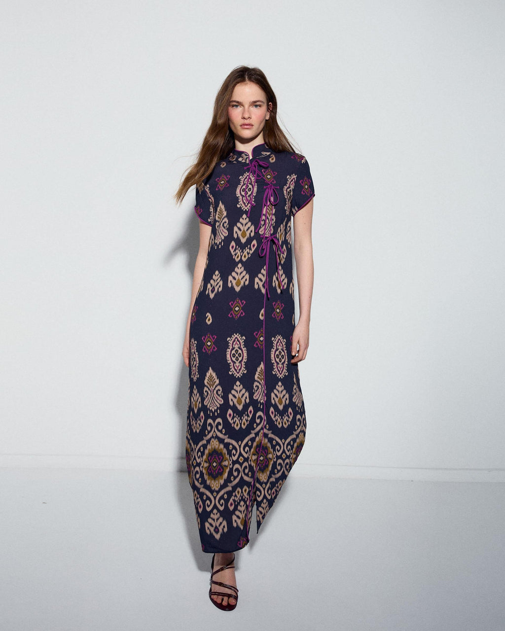 Vestido Lazadas Estampado Étnico Azul Oscuro