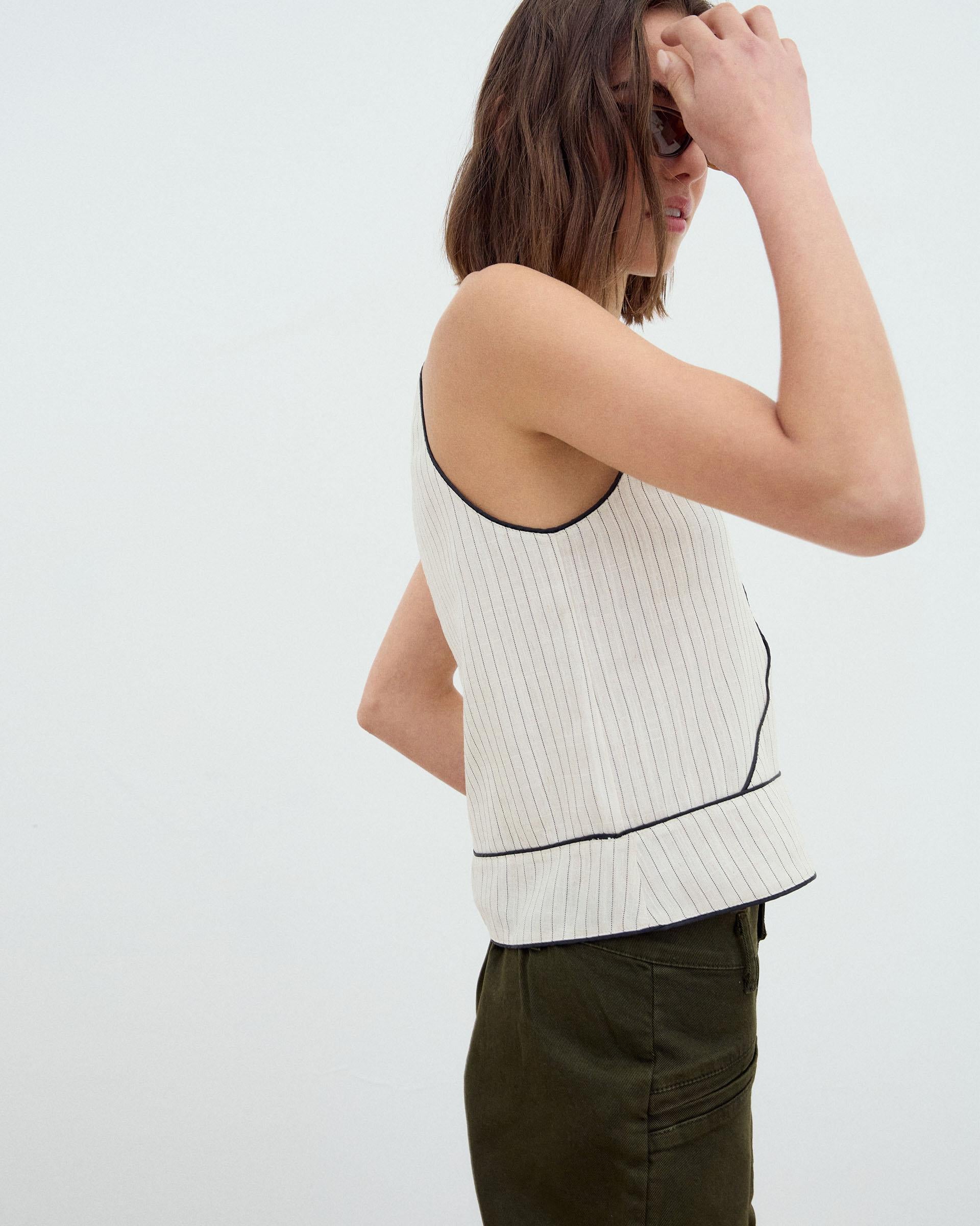Top Cuello Subido Lágrima Rayas Blanco