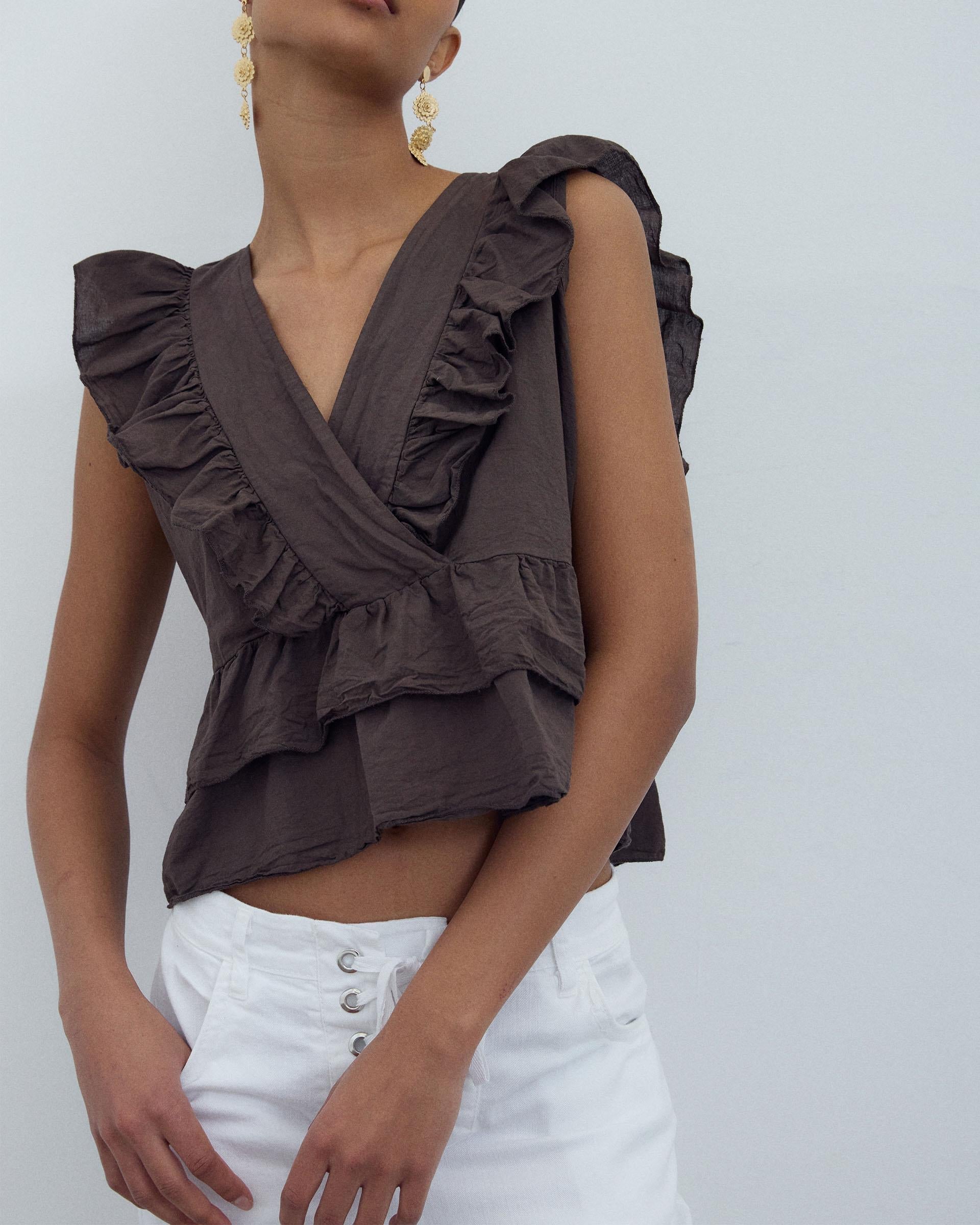 Blusa Cruzada Volantes Marrón