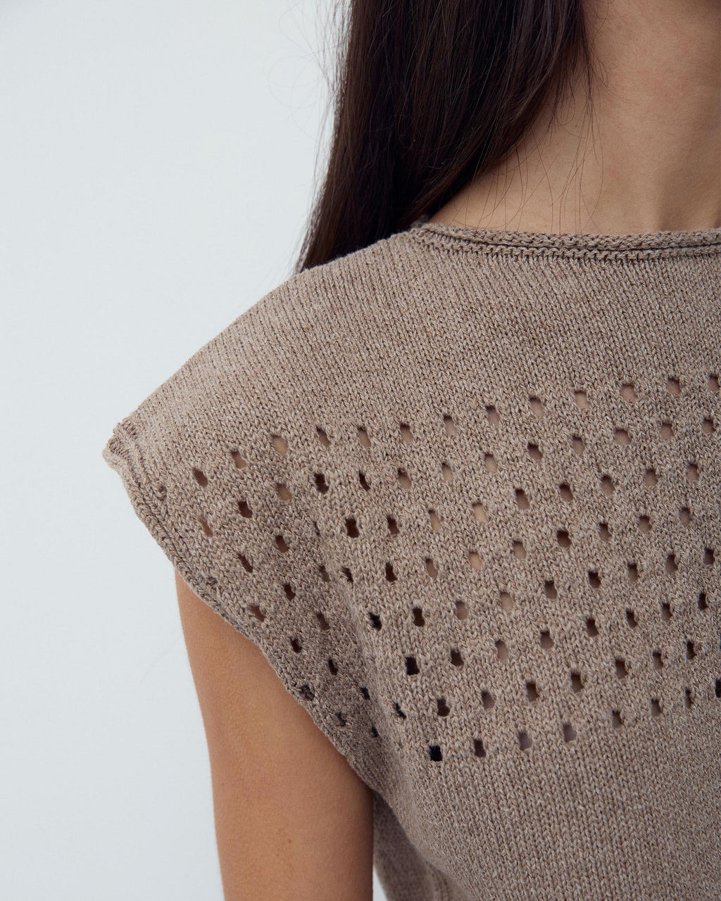 Chaleco Punto Troquelados Beige Oscuro