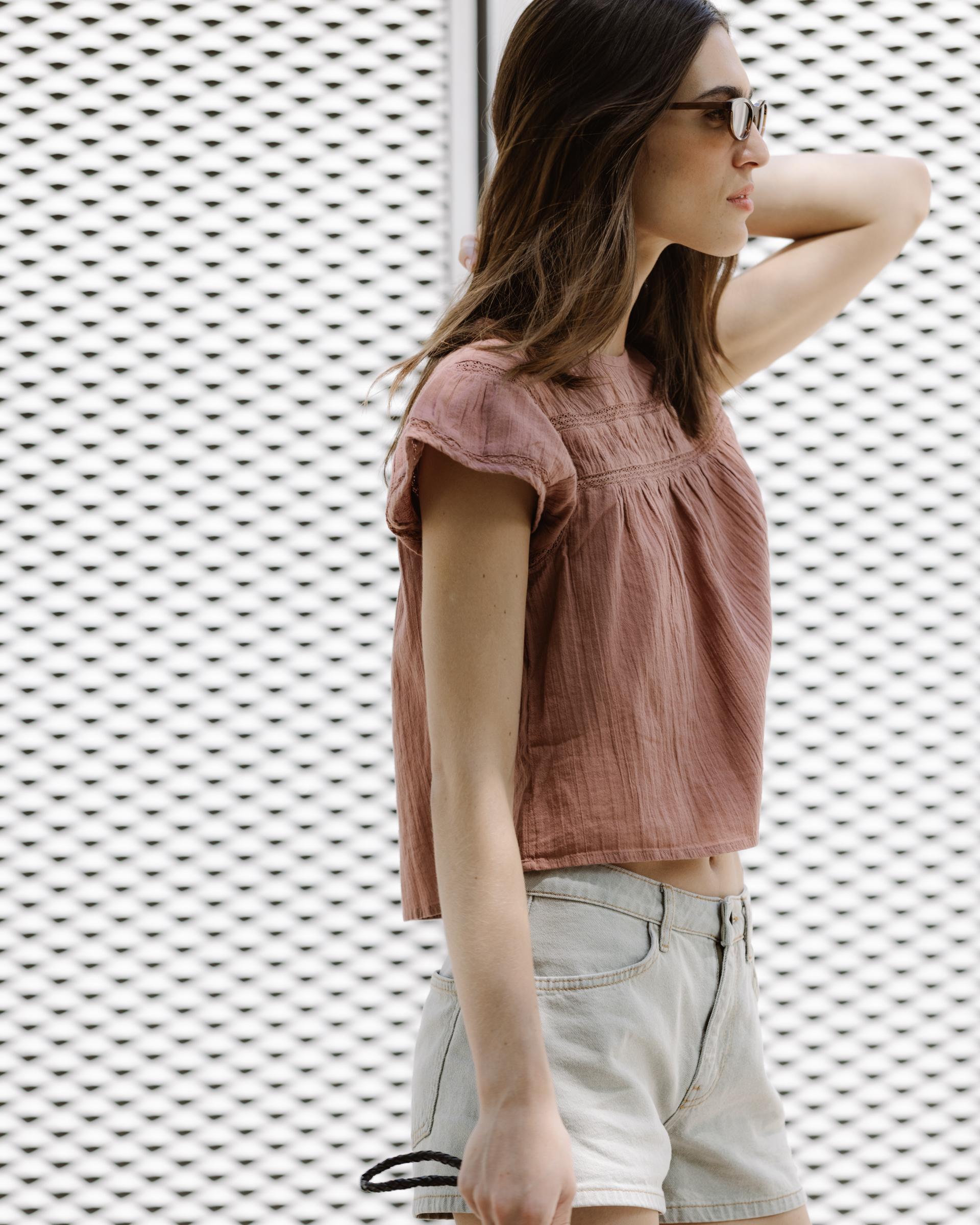Blusa Manga Corta Puntillas Delantero Rosa Palo