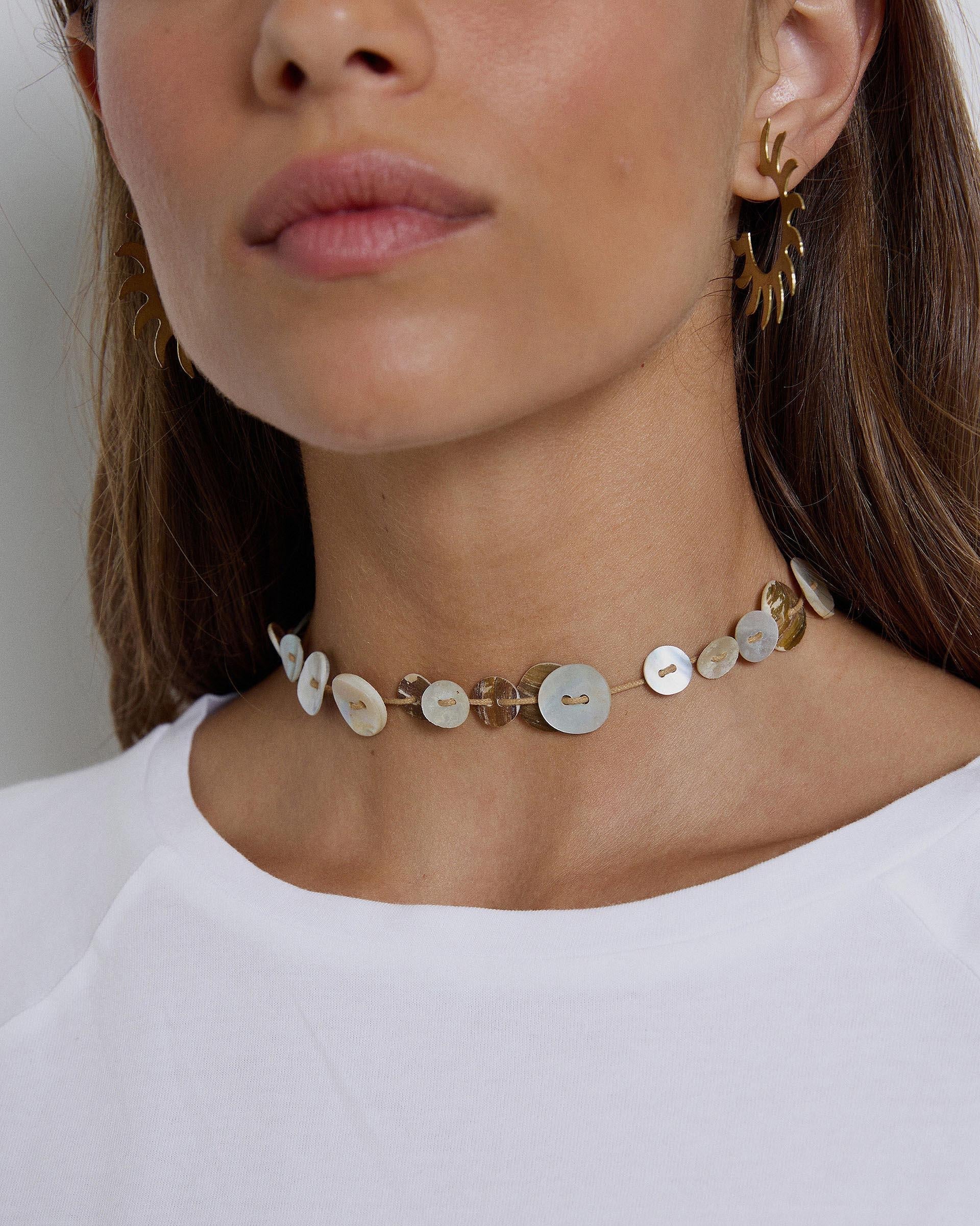 Collar Choker Botones Crudo