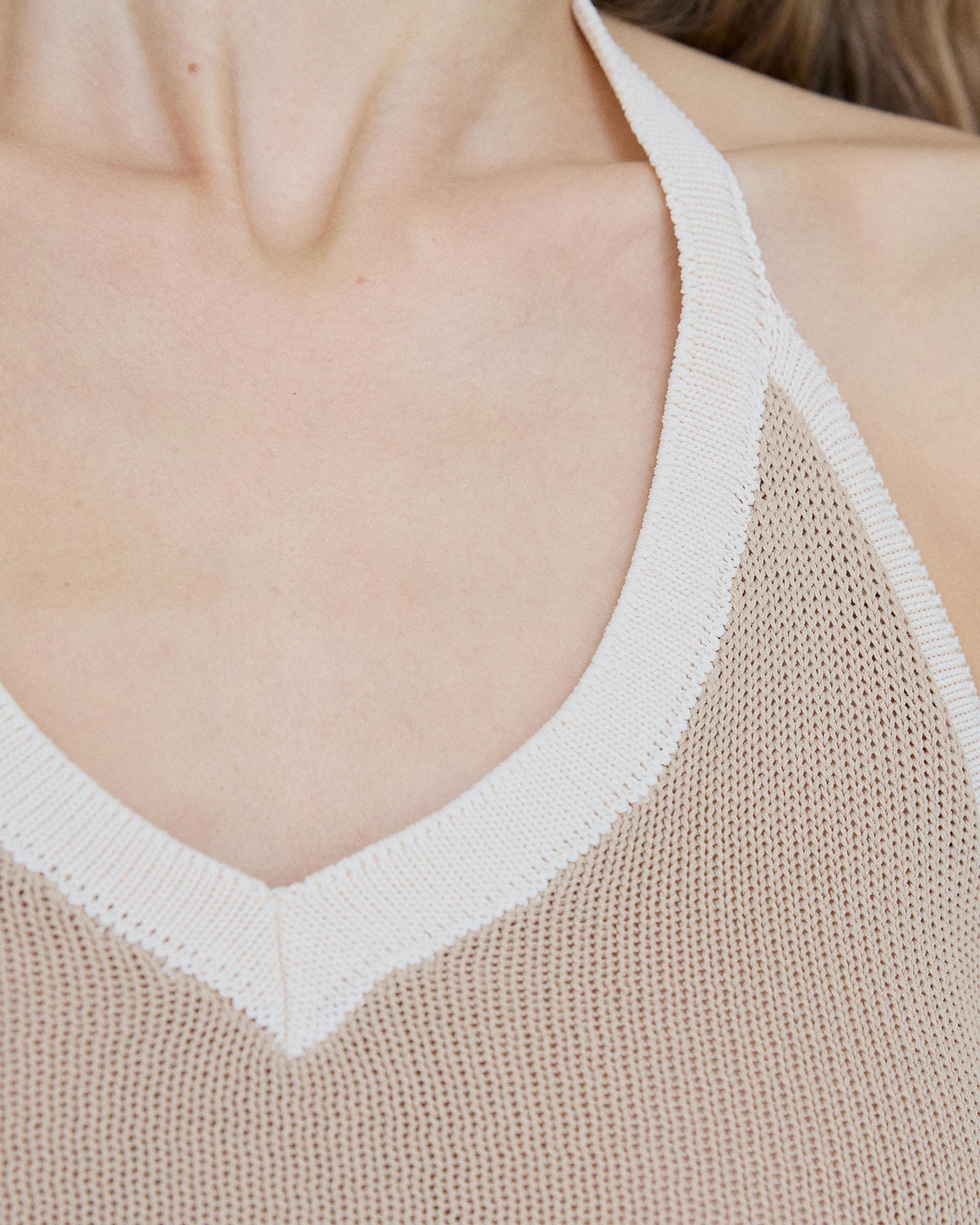 Top Punto Halter Contraste Beige