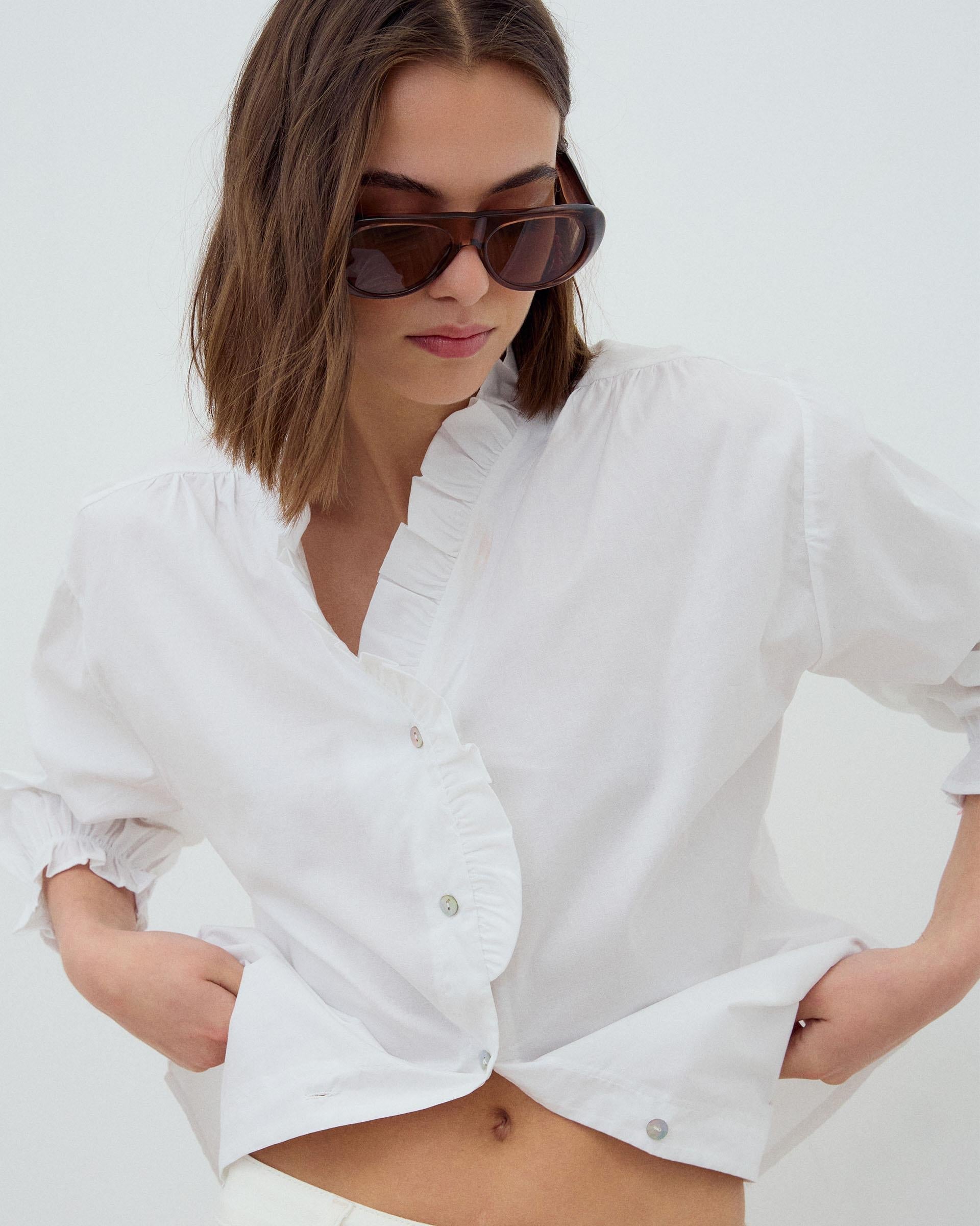 Blusa Escote Pico Volante Blanca