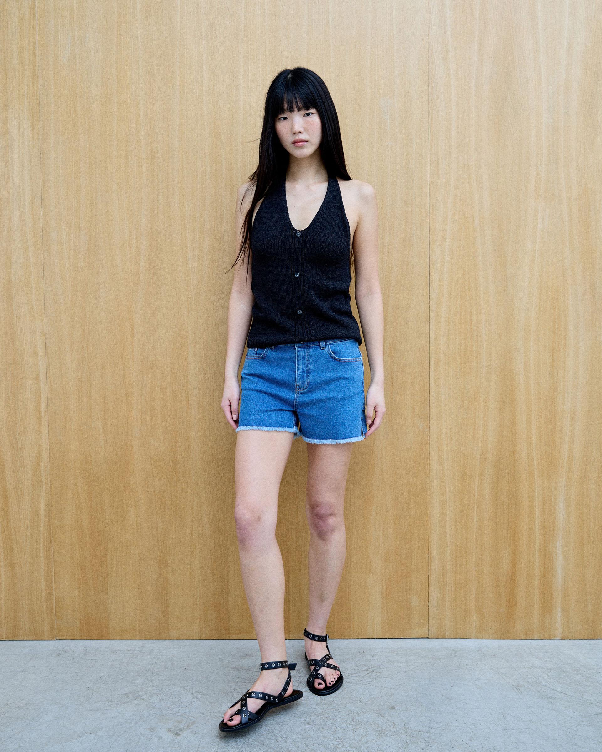 Top Punto Halter Botones Antracita