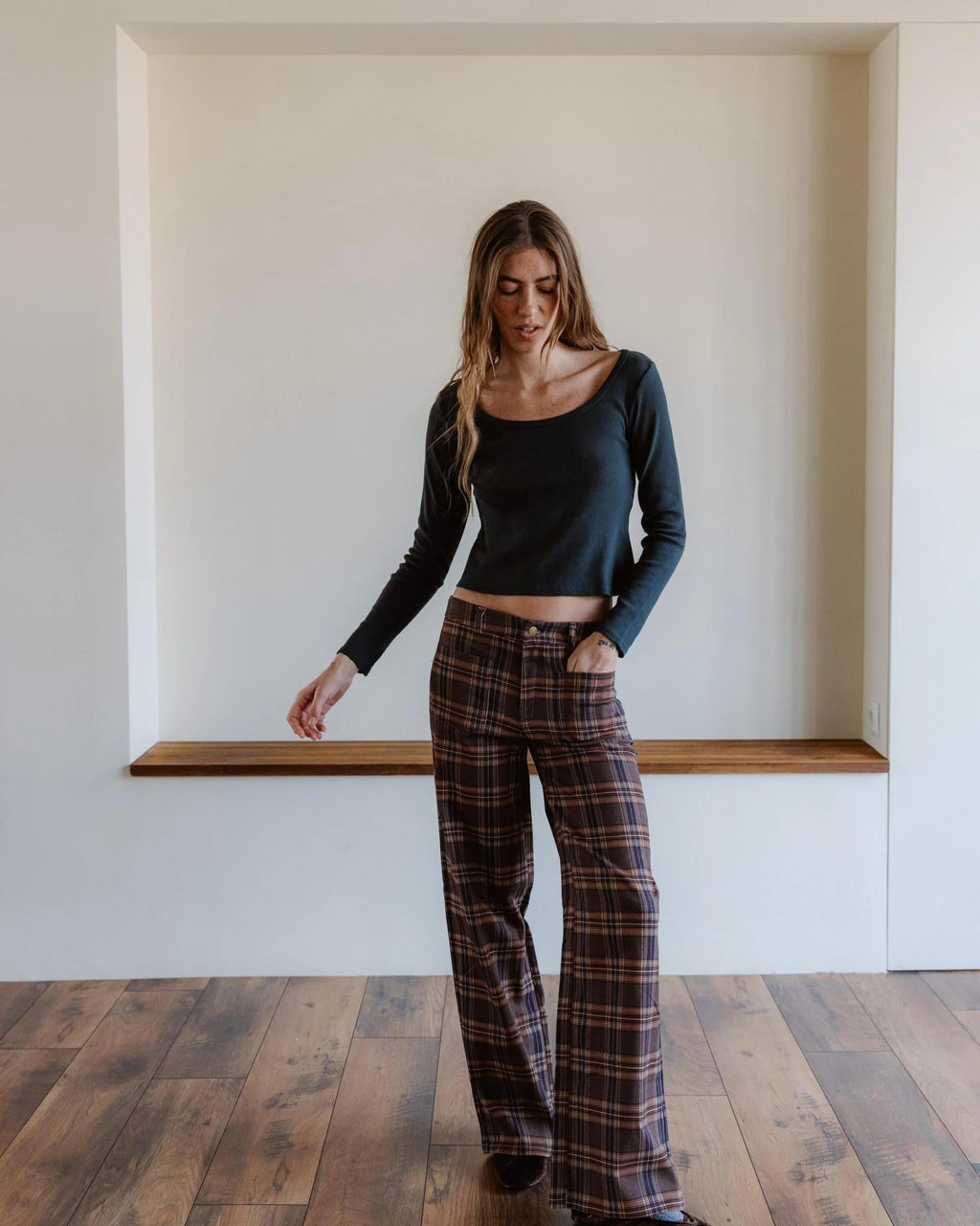 Pantalón Cuadros Bolsillos Plastón Marrón