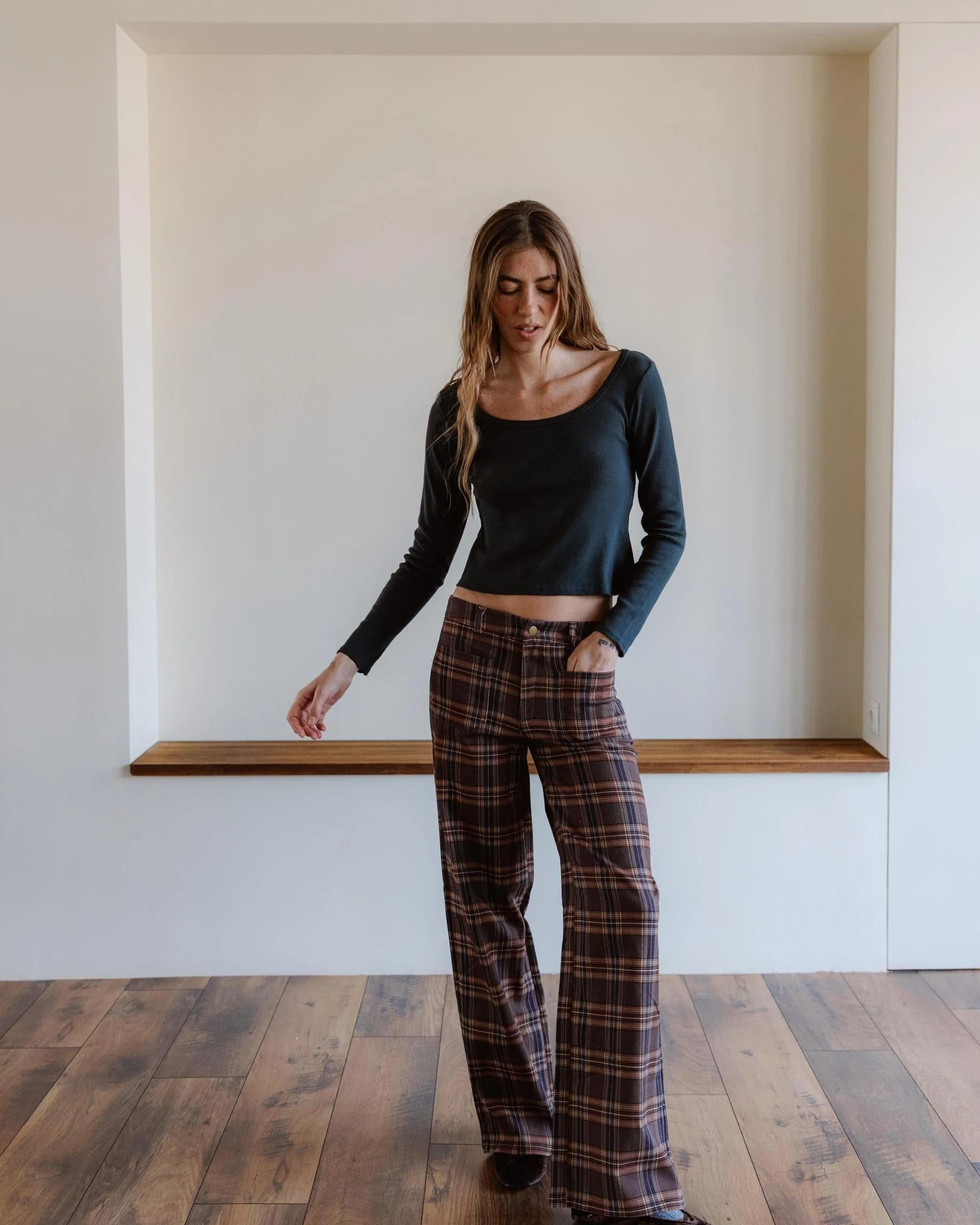 Pantalón Cuadros Bolsillos Plastón Marrón