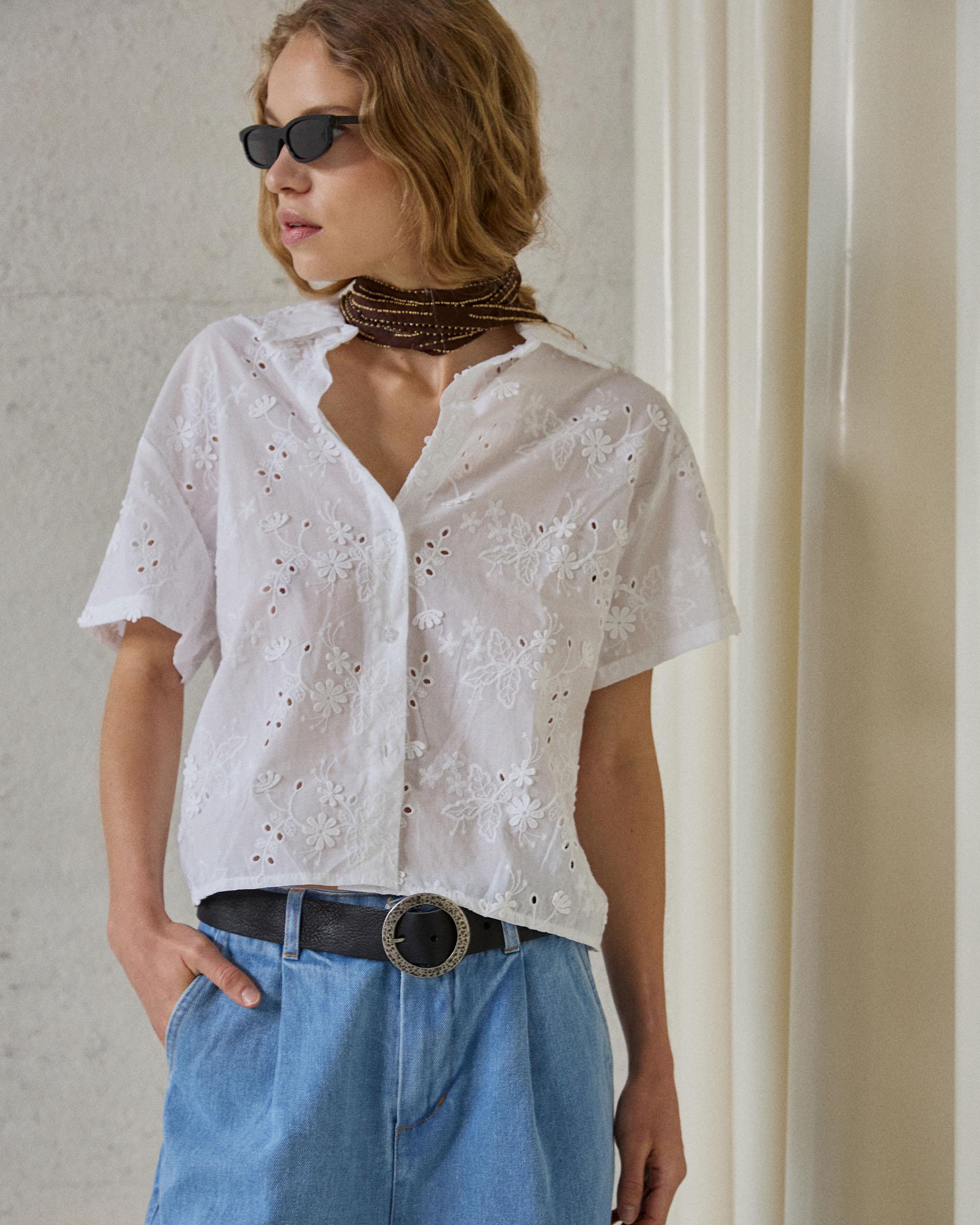 Camisa Manga Corta Troquelados Blanca