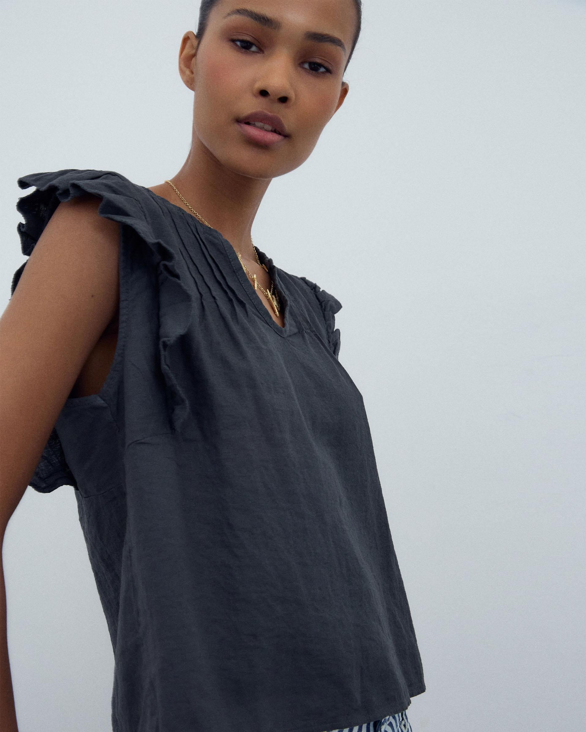 Blusa Sin Mangas Volantes Antracita