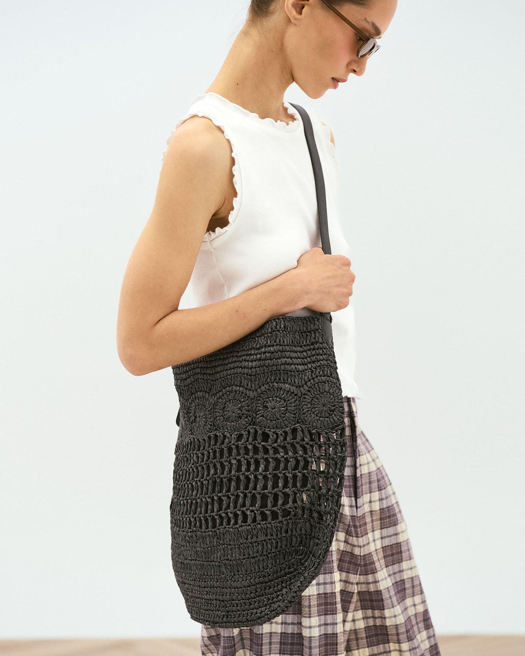 Bolso Hombro Rafia Troquelados Negro
