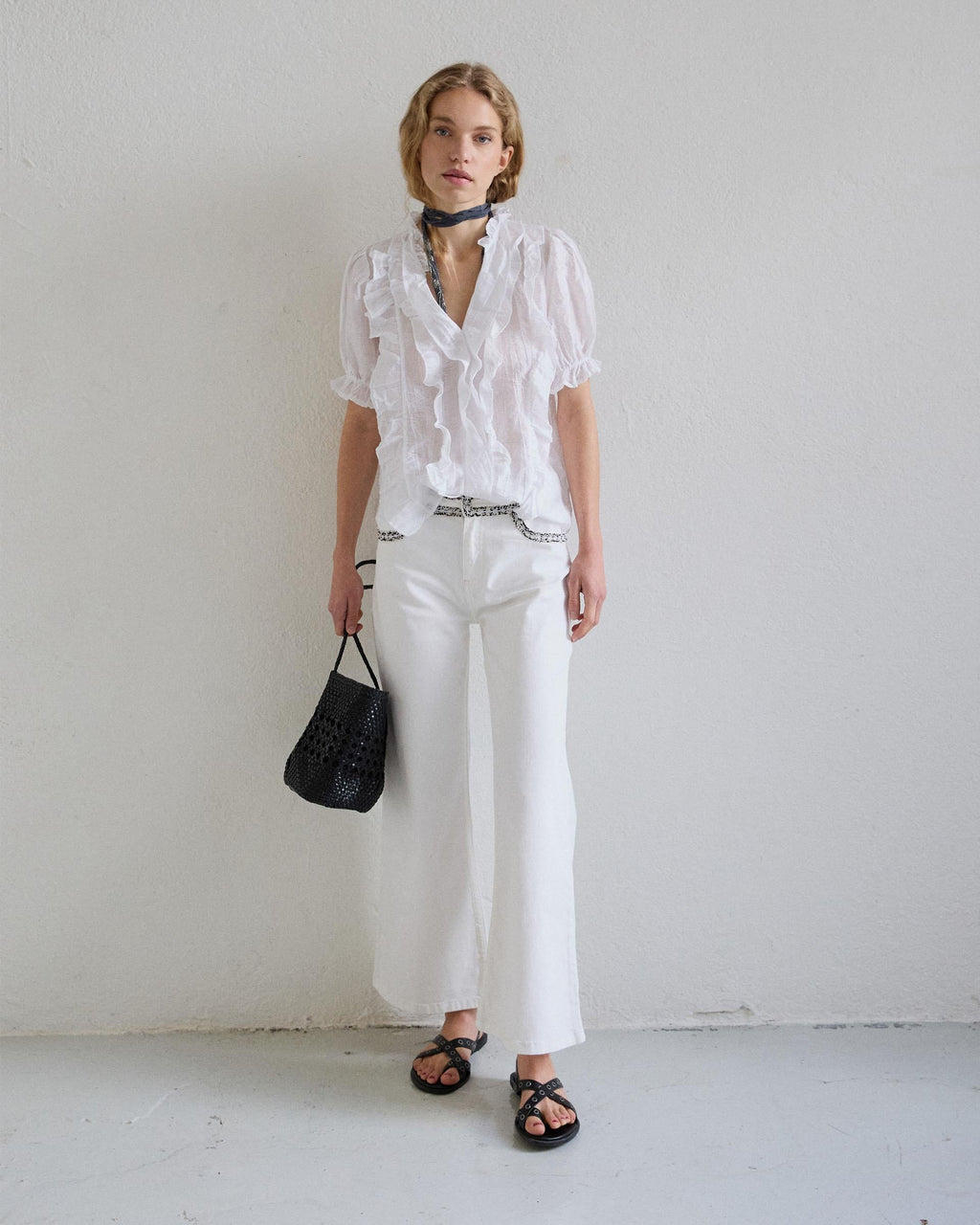 Blusa Manga Corta Volantes Escote V Blanca