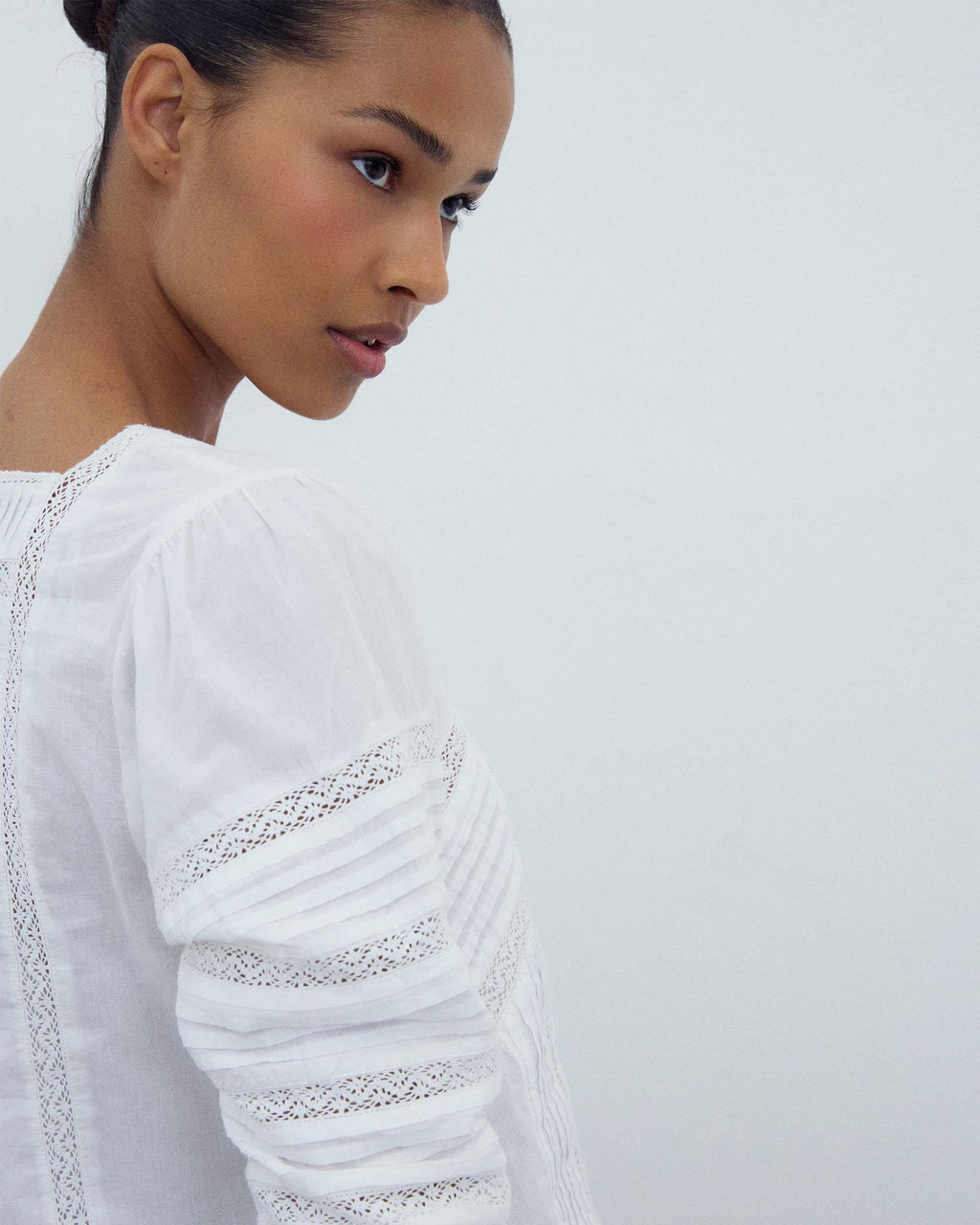 Blusa Escote Cuadrado Puntillas Blanca